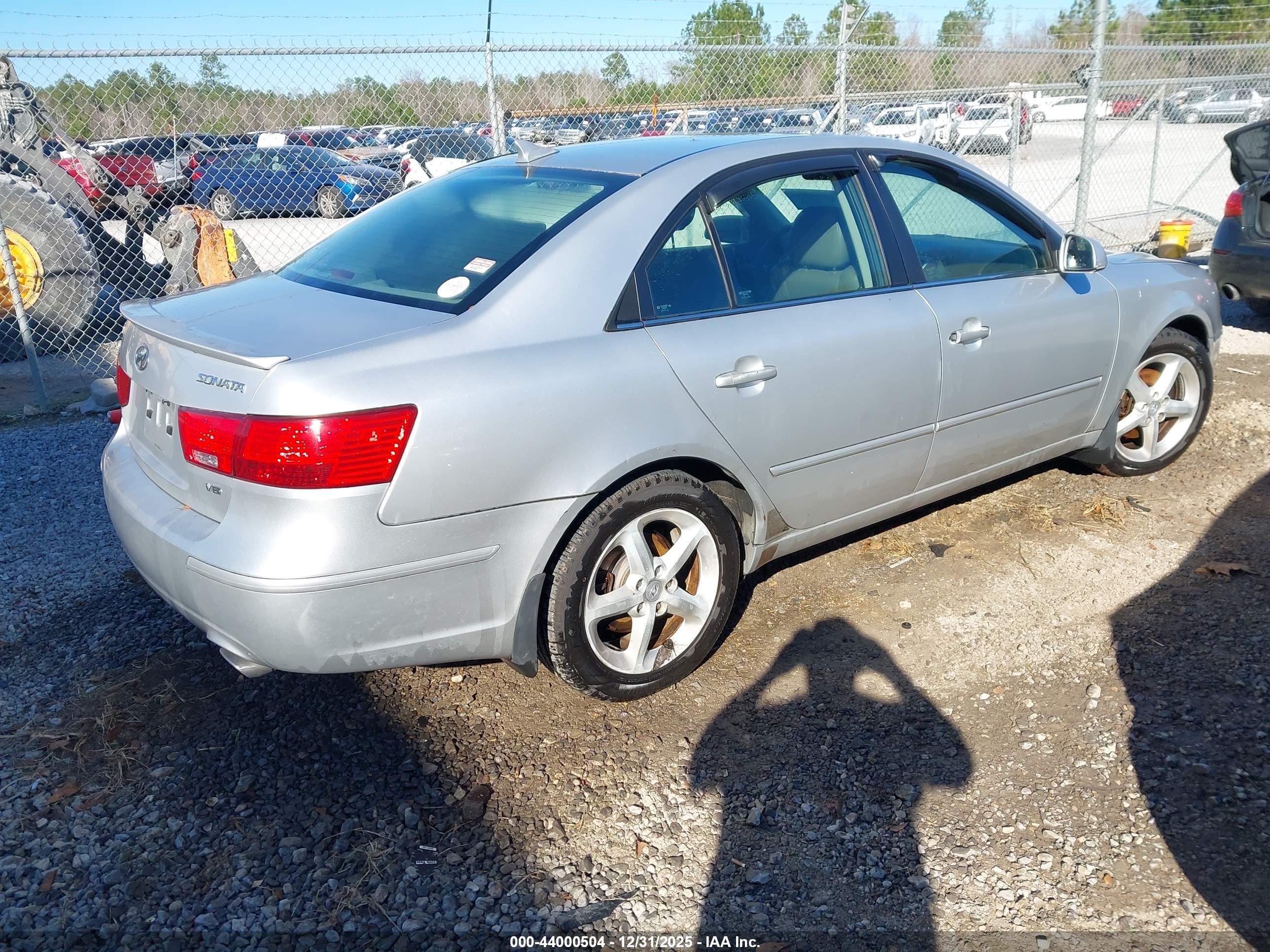 HYUNDAI SONATA image 4