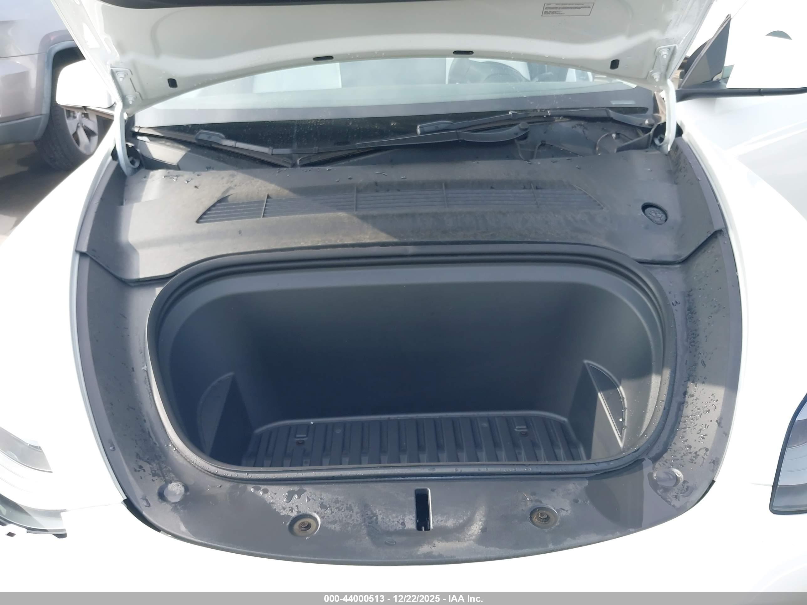 TESLA MODEL image 10