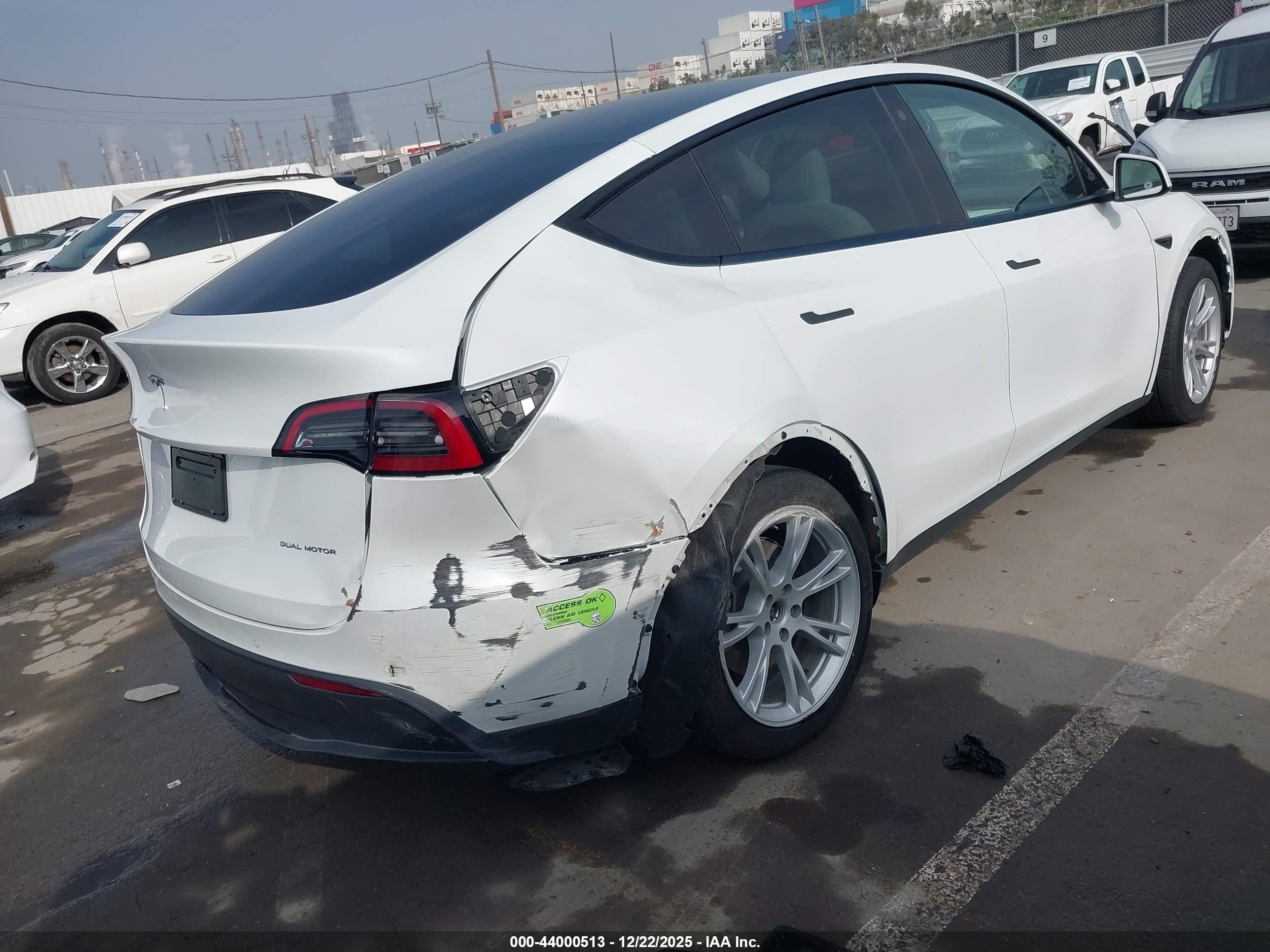TESLA MODEL image 4