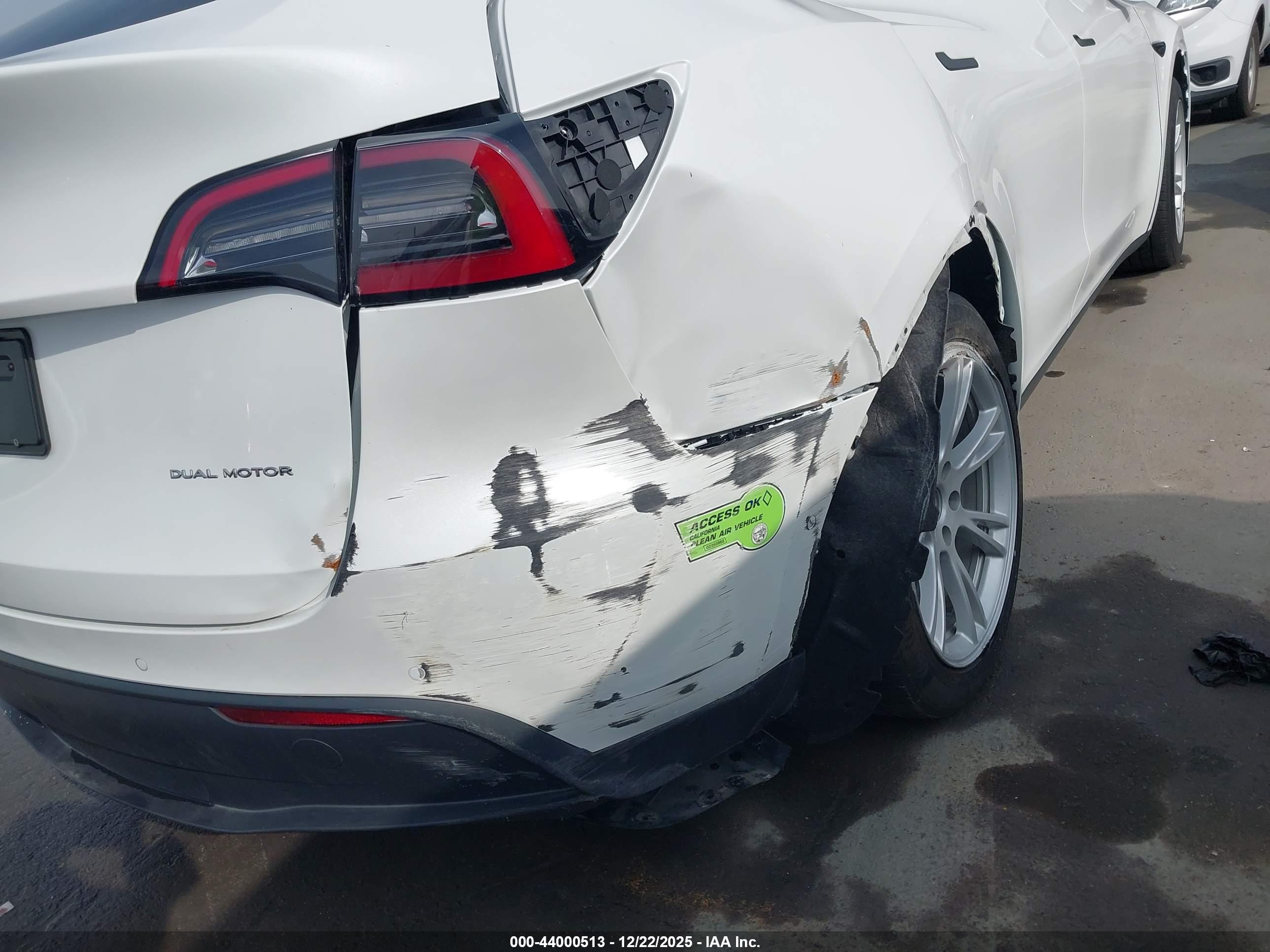 TESLA MODEL image 6