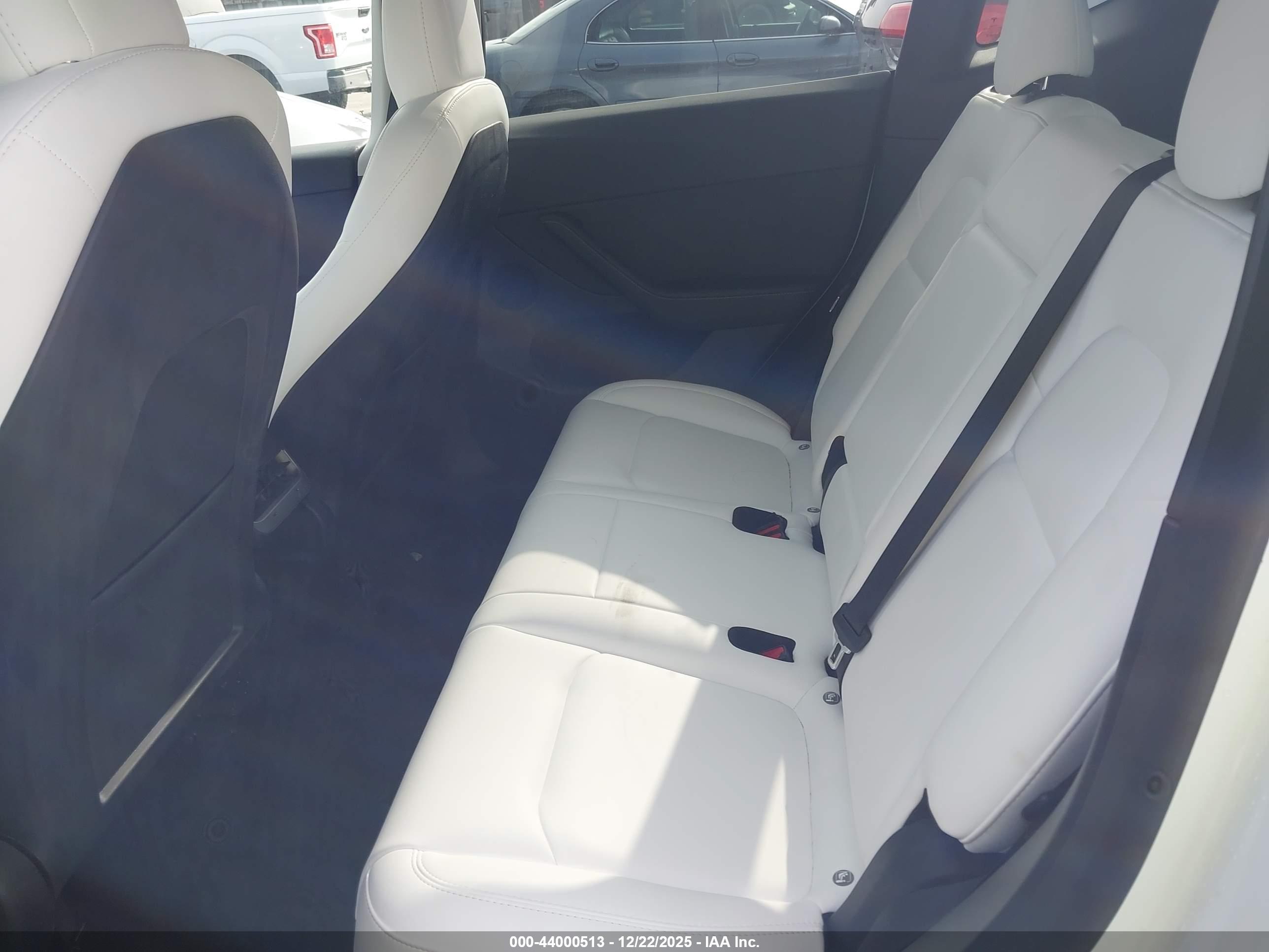 TESLA MODEL image 8