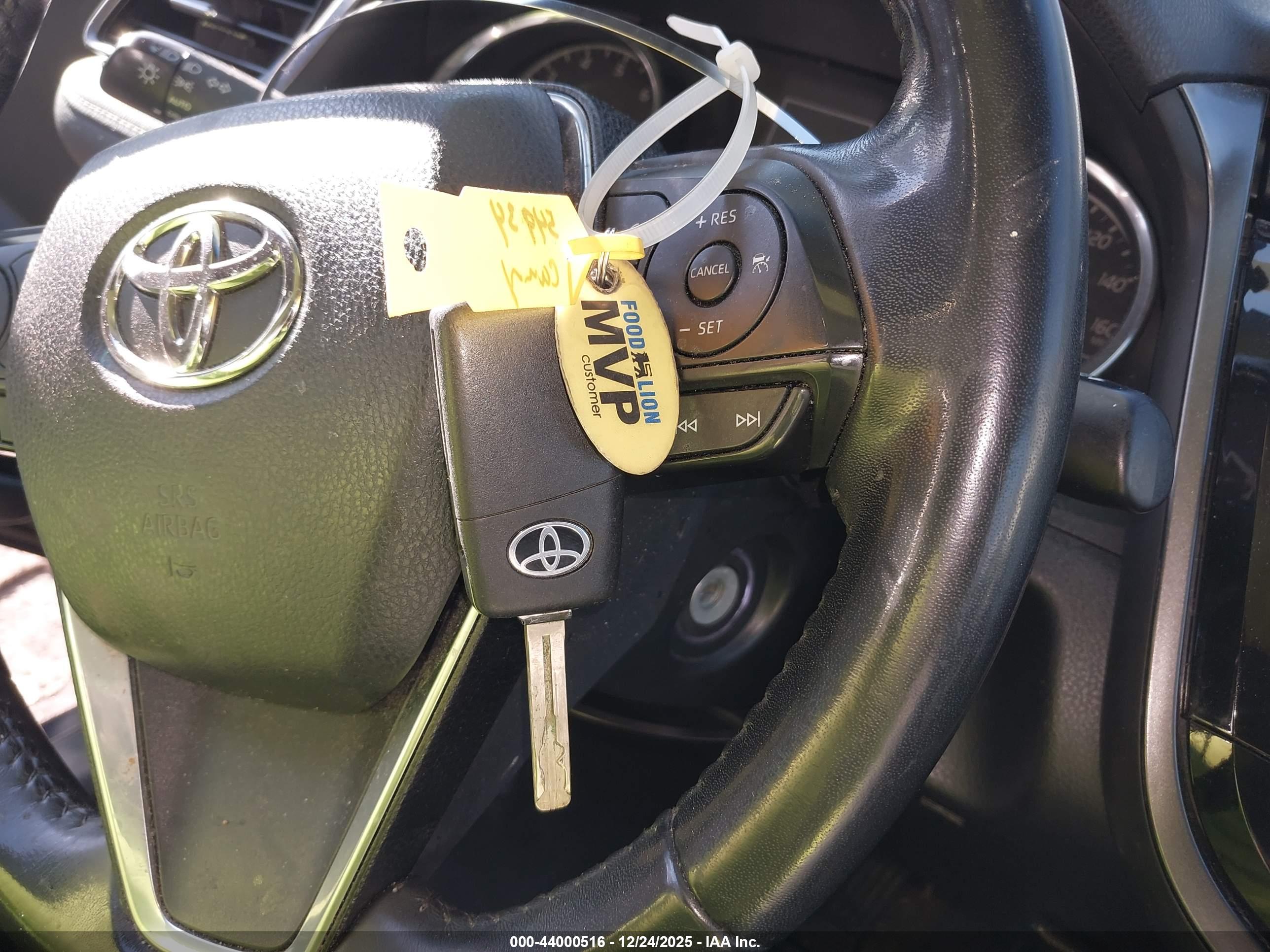 TOYOTA CAMRY image 11