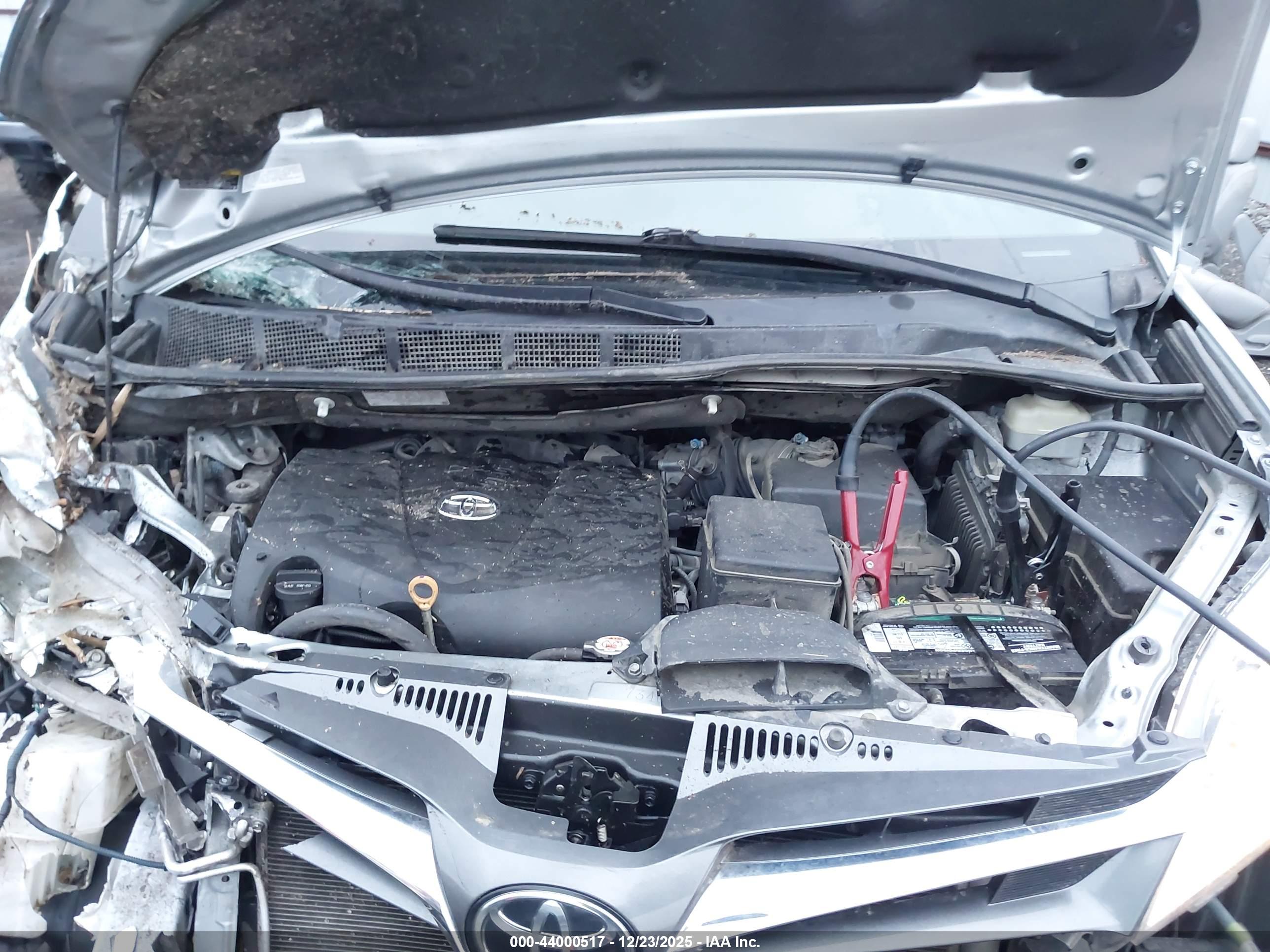 TOYOTA SIENNA image 10