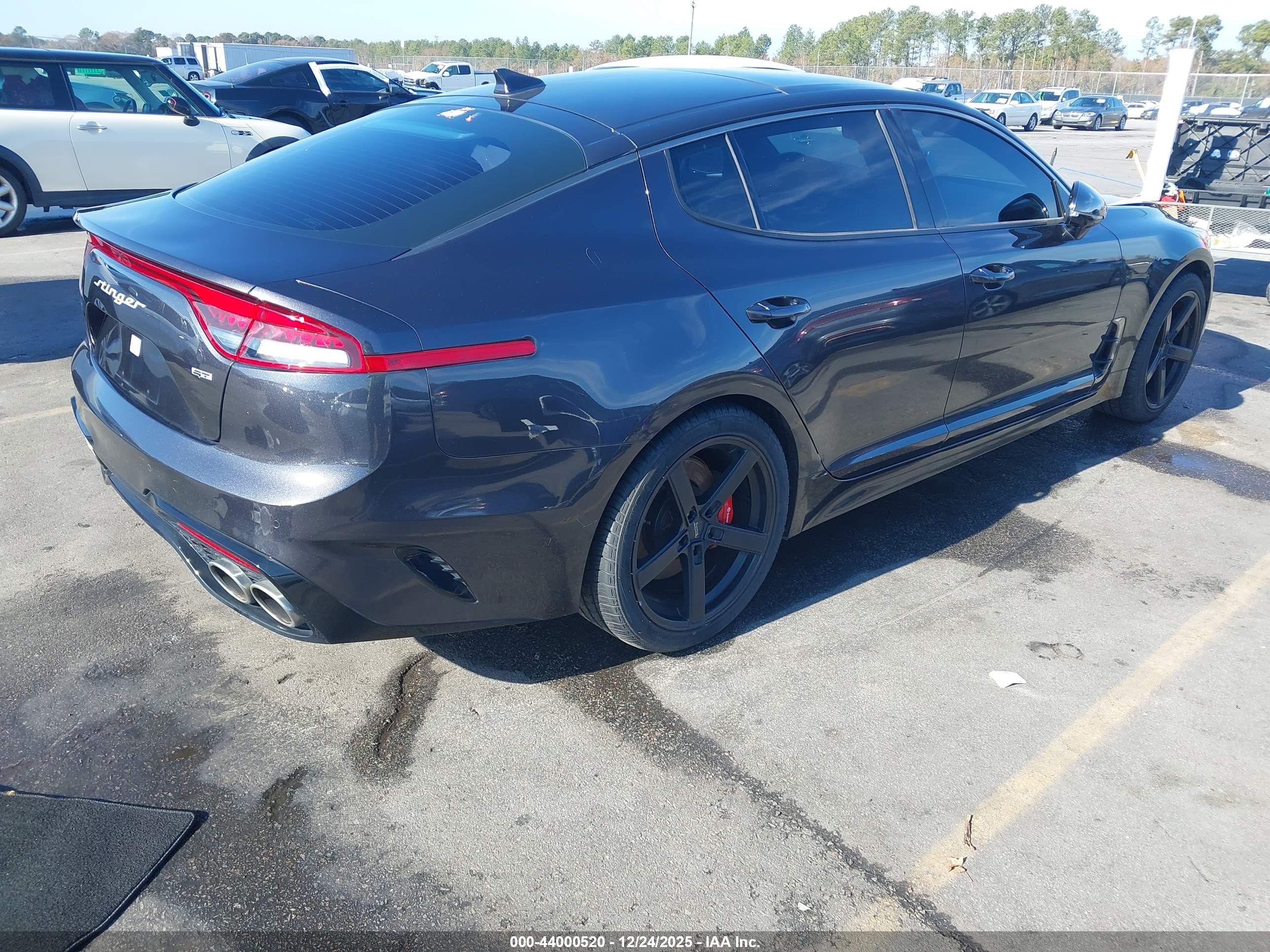 KIA STINGER image 4