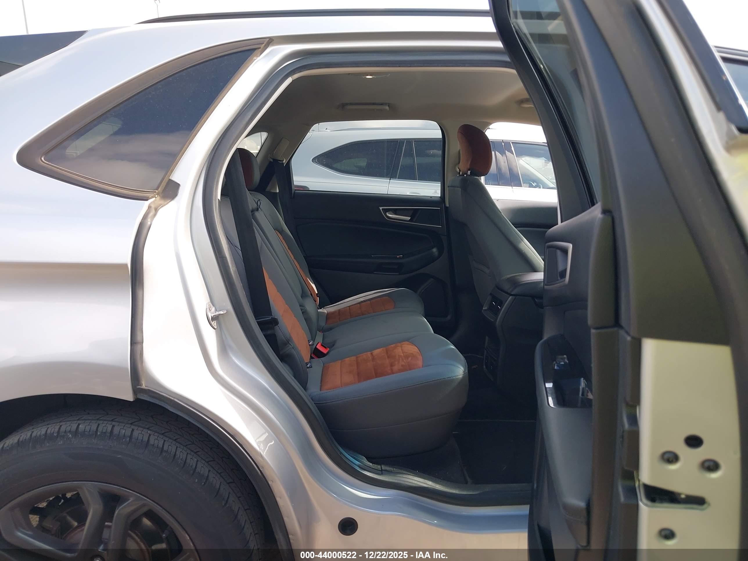 FORD EDGE image 8