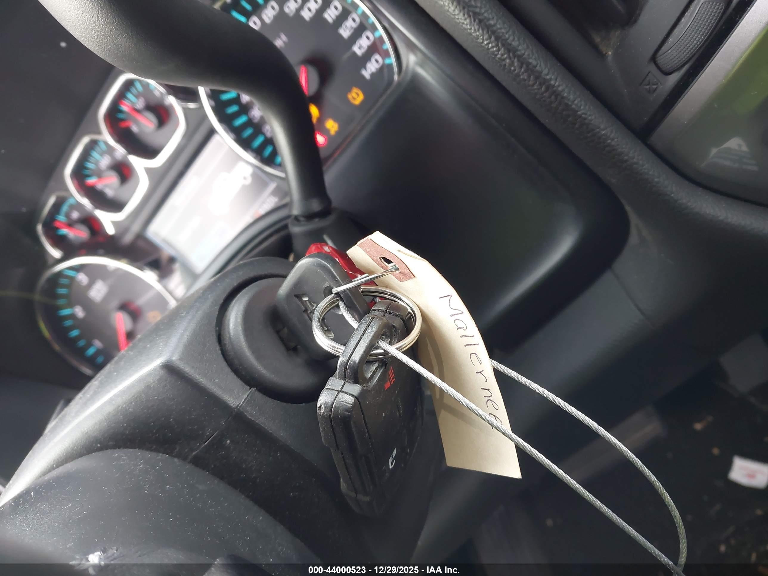 CHEVROLET SILVERADO image 11