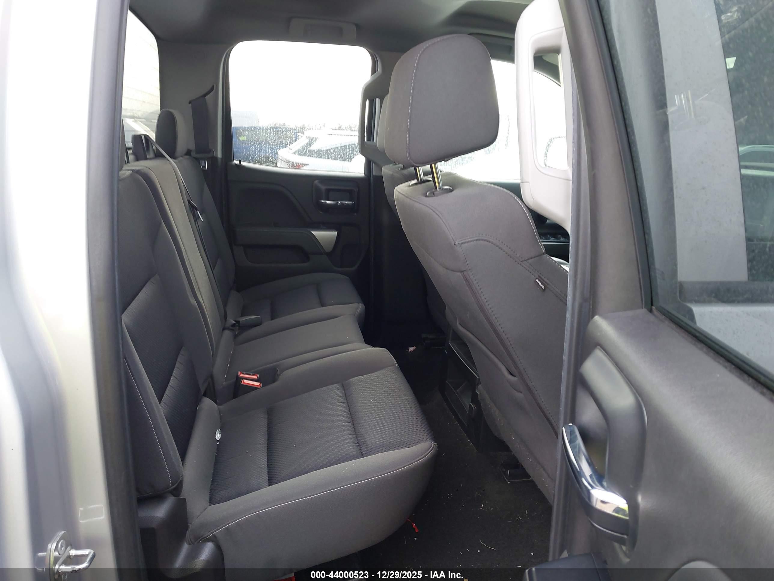 CHEVROLET SILVERADO image 8