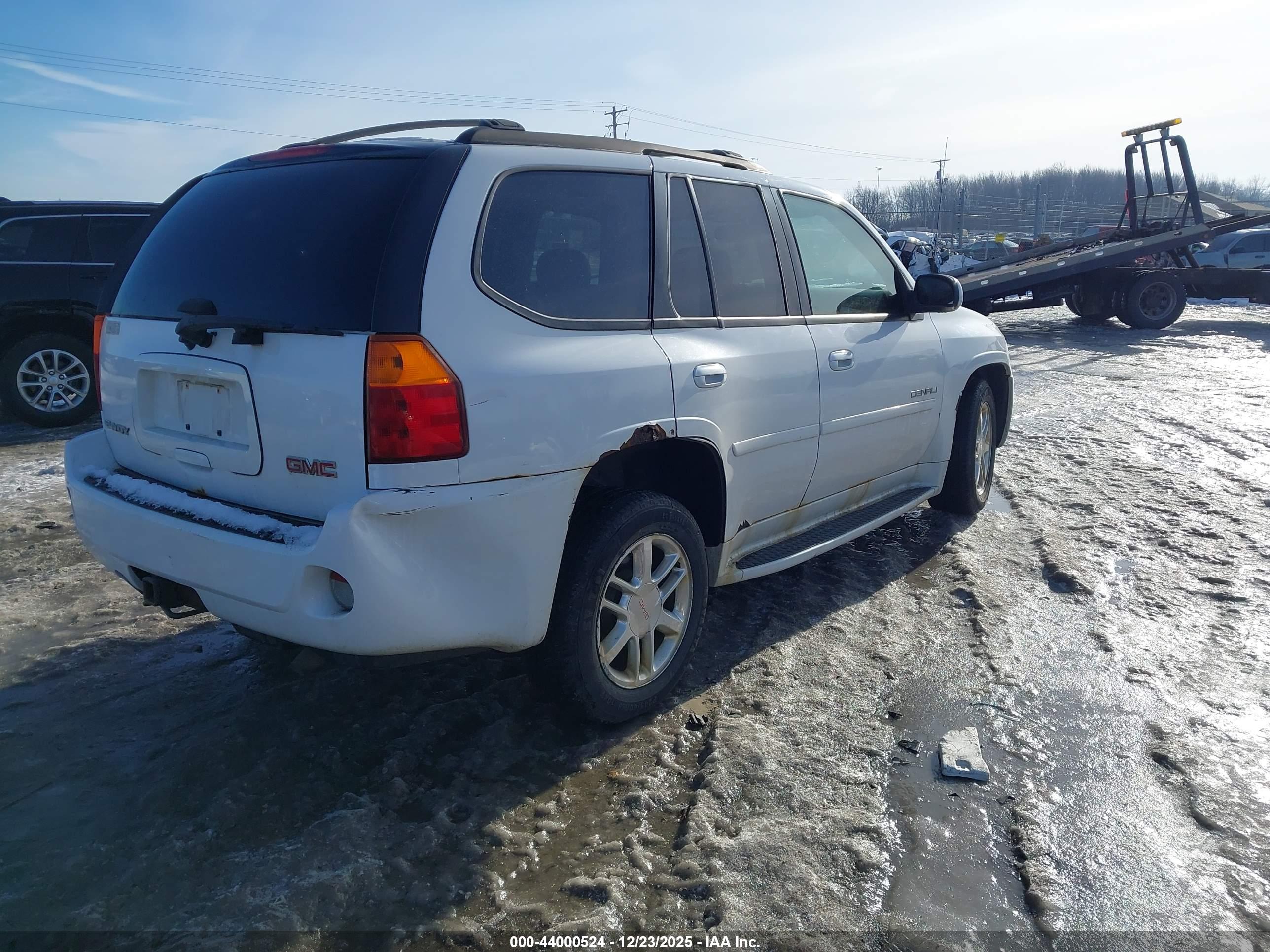 GMC ENVOY image 4