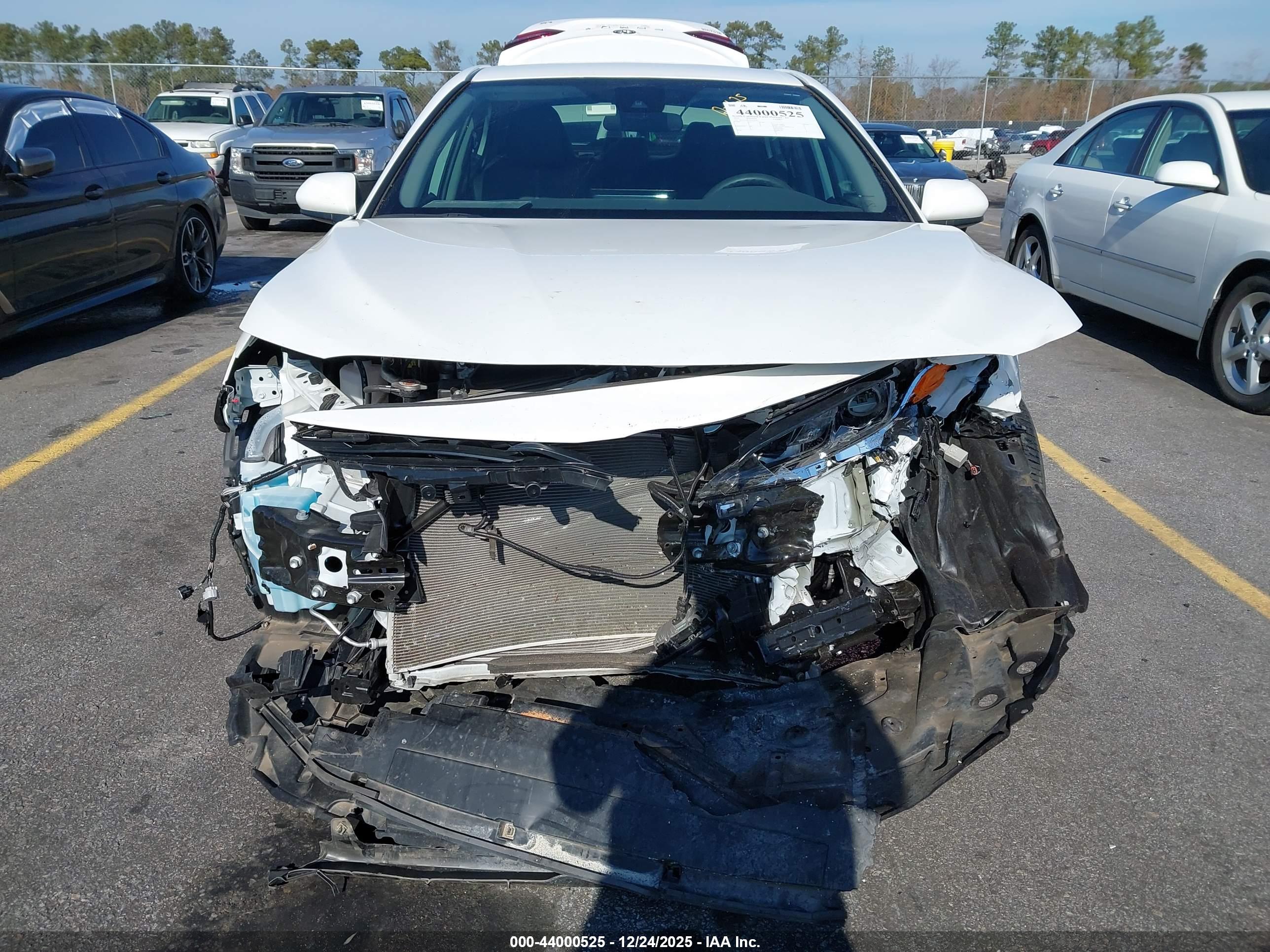 TOYOTA CAMRY image 6
