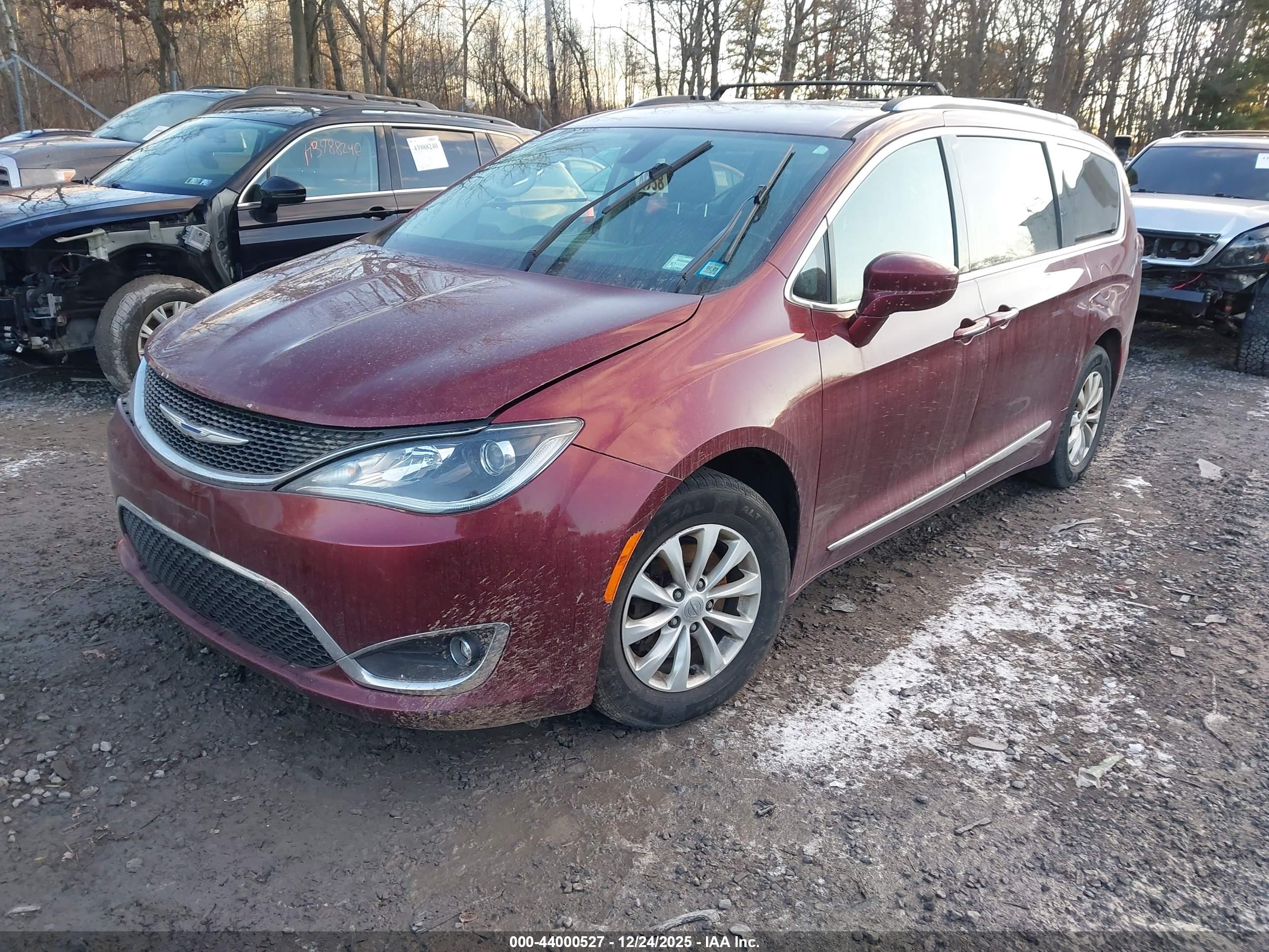 CHRYSLER PACIFICA image 2