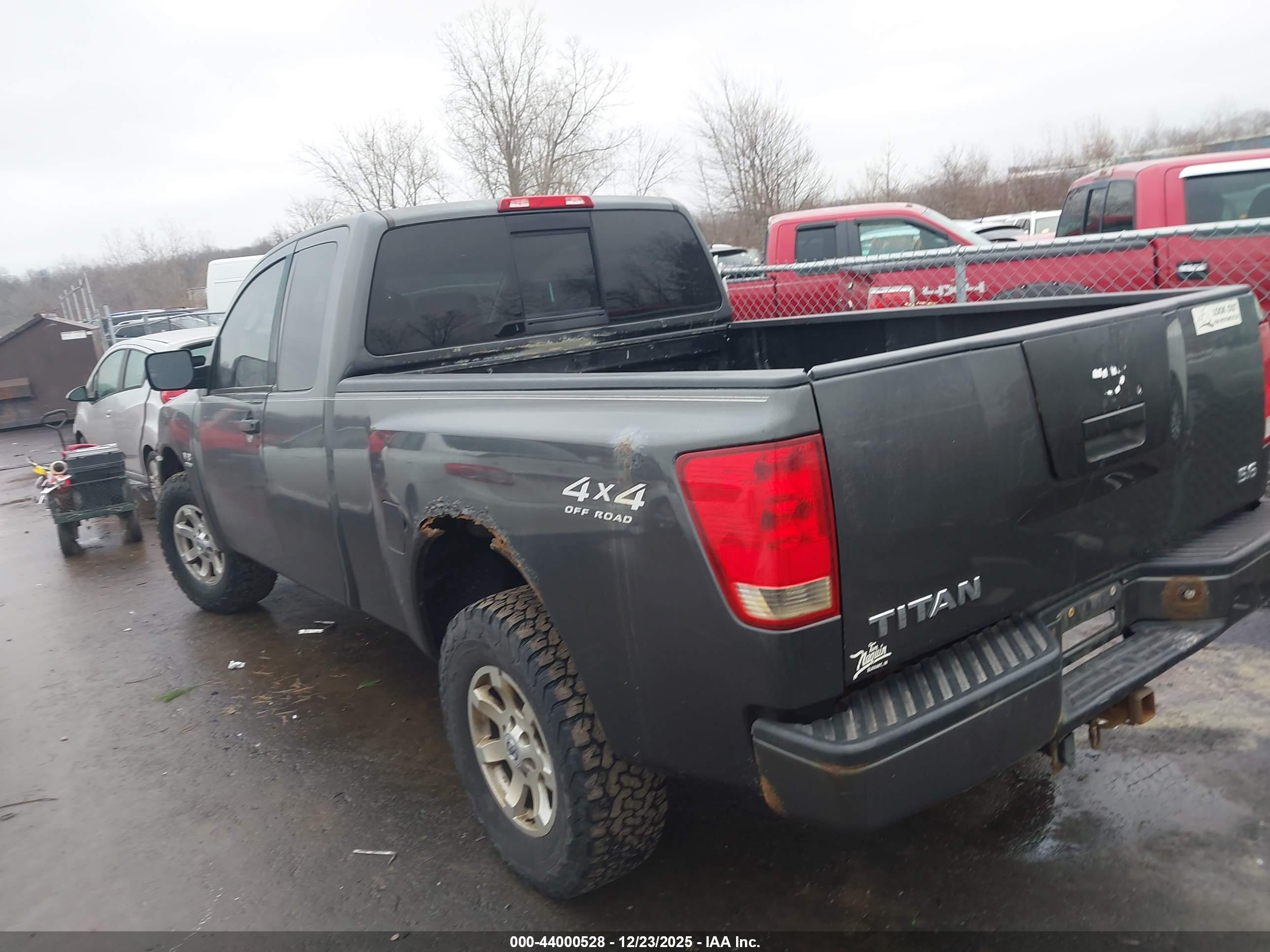 NISSAN TITAN image 3