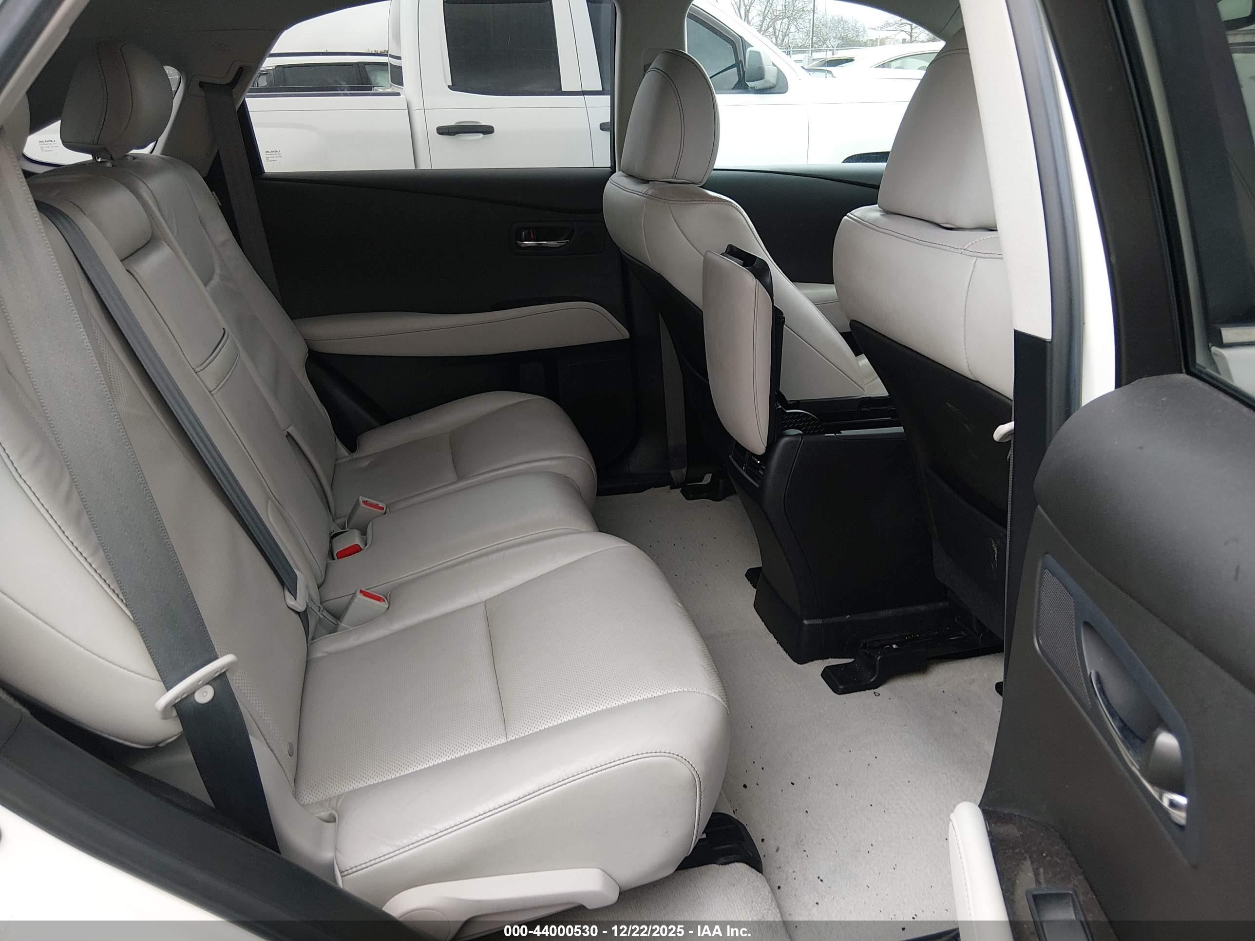 LEXUS RX image 8
