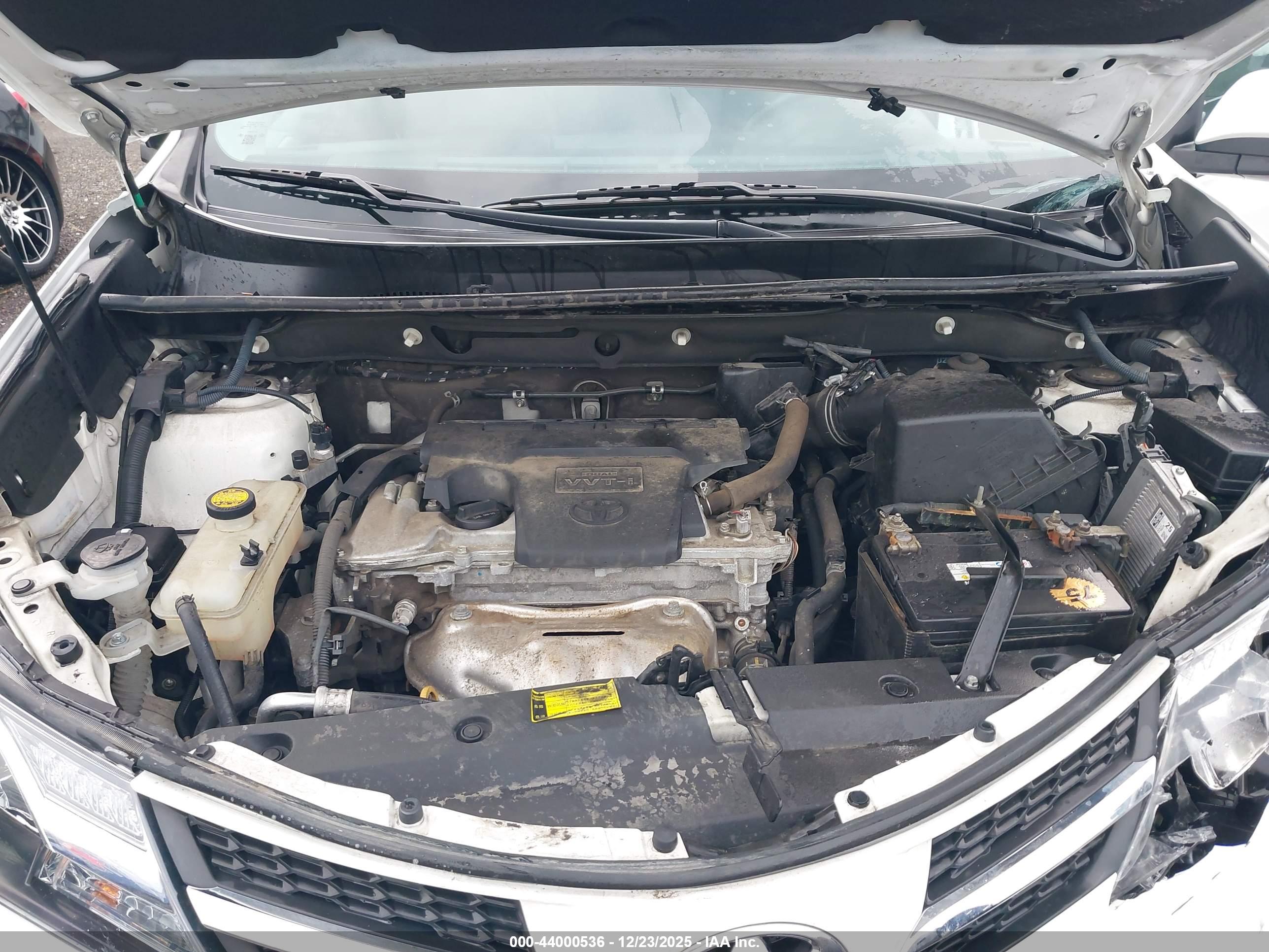 TOYOTA RAV4 image 10