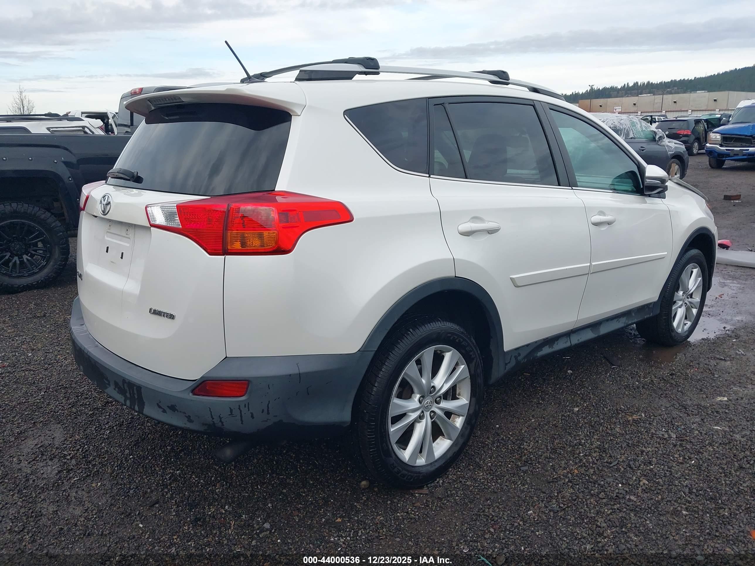 TOYOTA RAV4 image 4