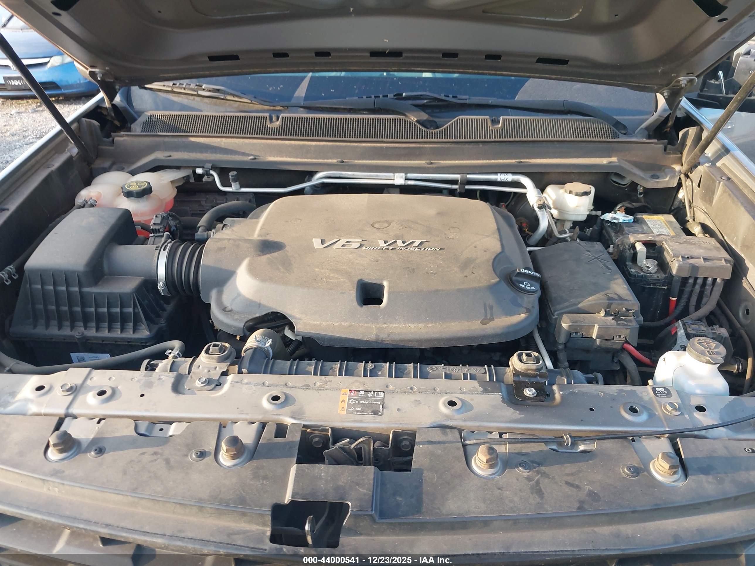 CHEVROLET COLORADO image 10