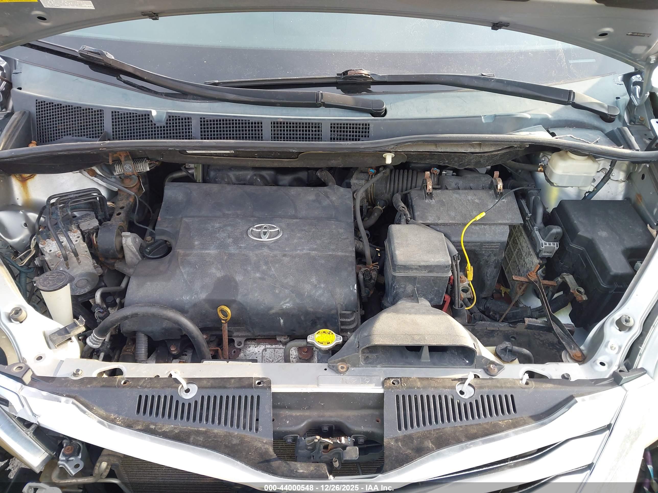 TOYOTA SIENNA image 10