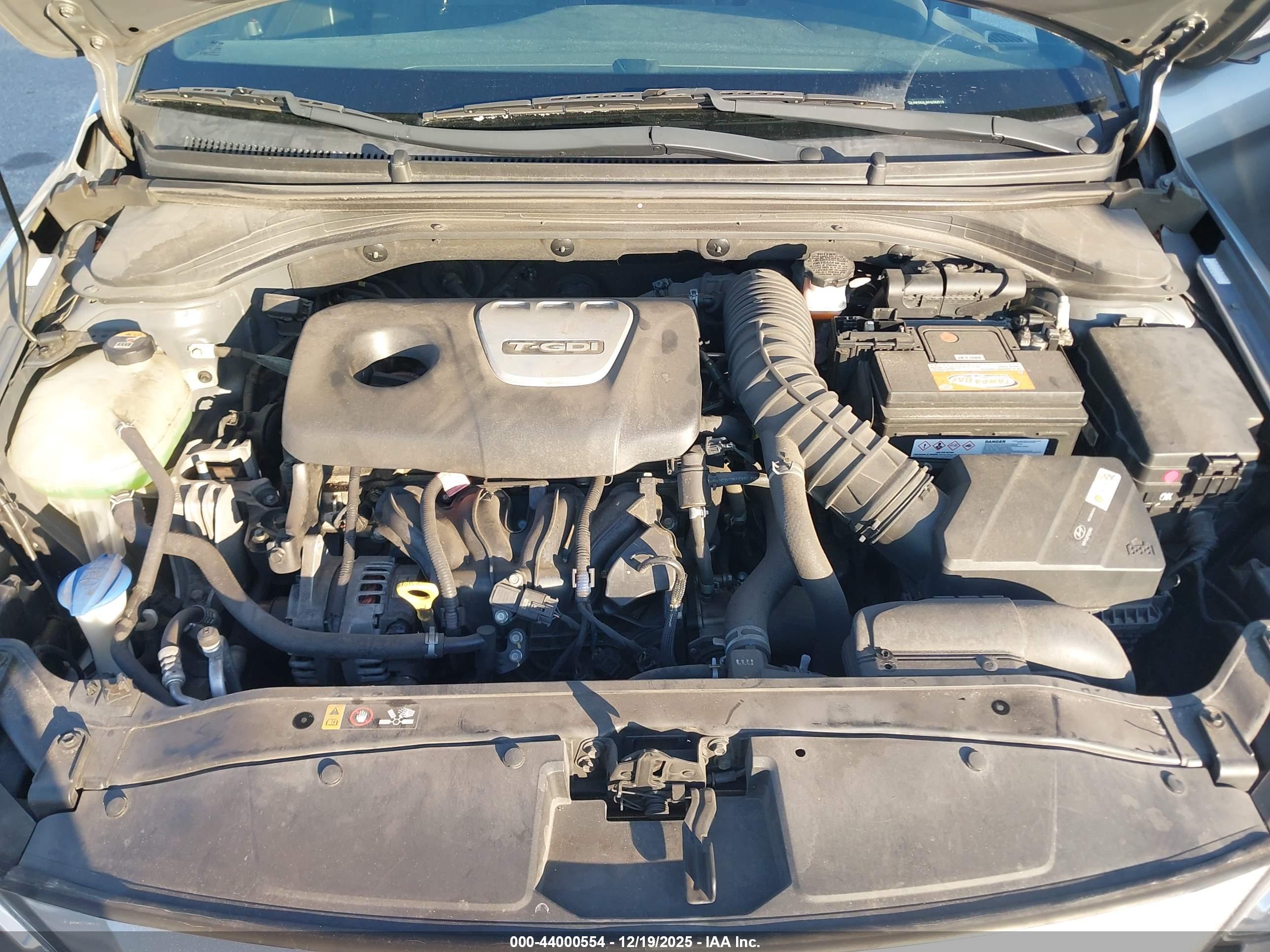 HYUNDAI ELANTRA image 10