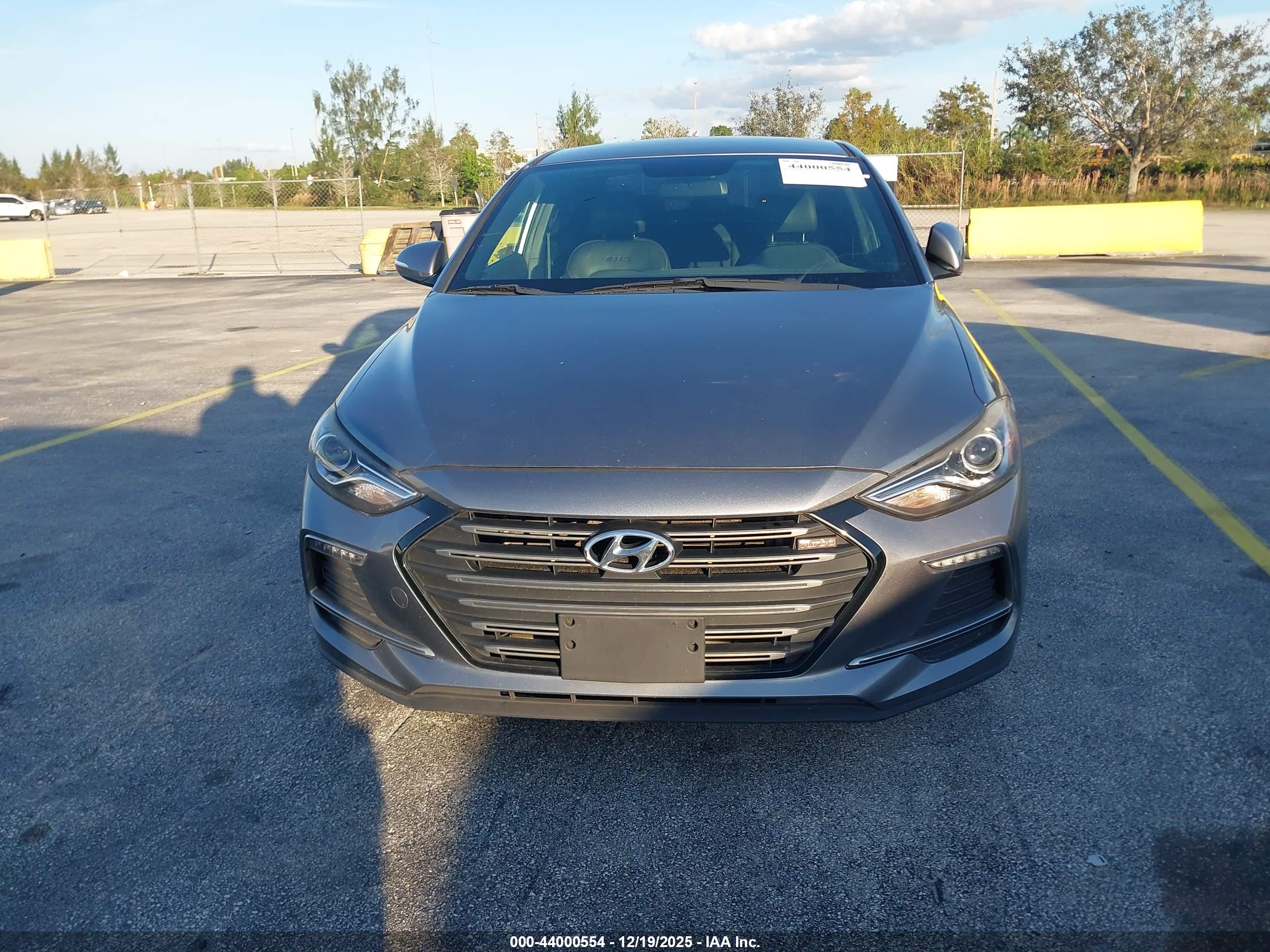 HYUNDAI ELANTRA image 6