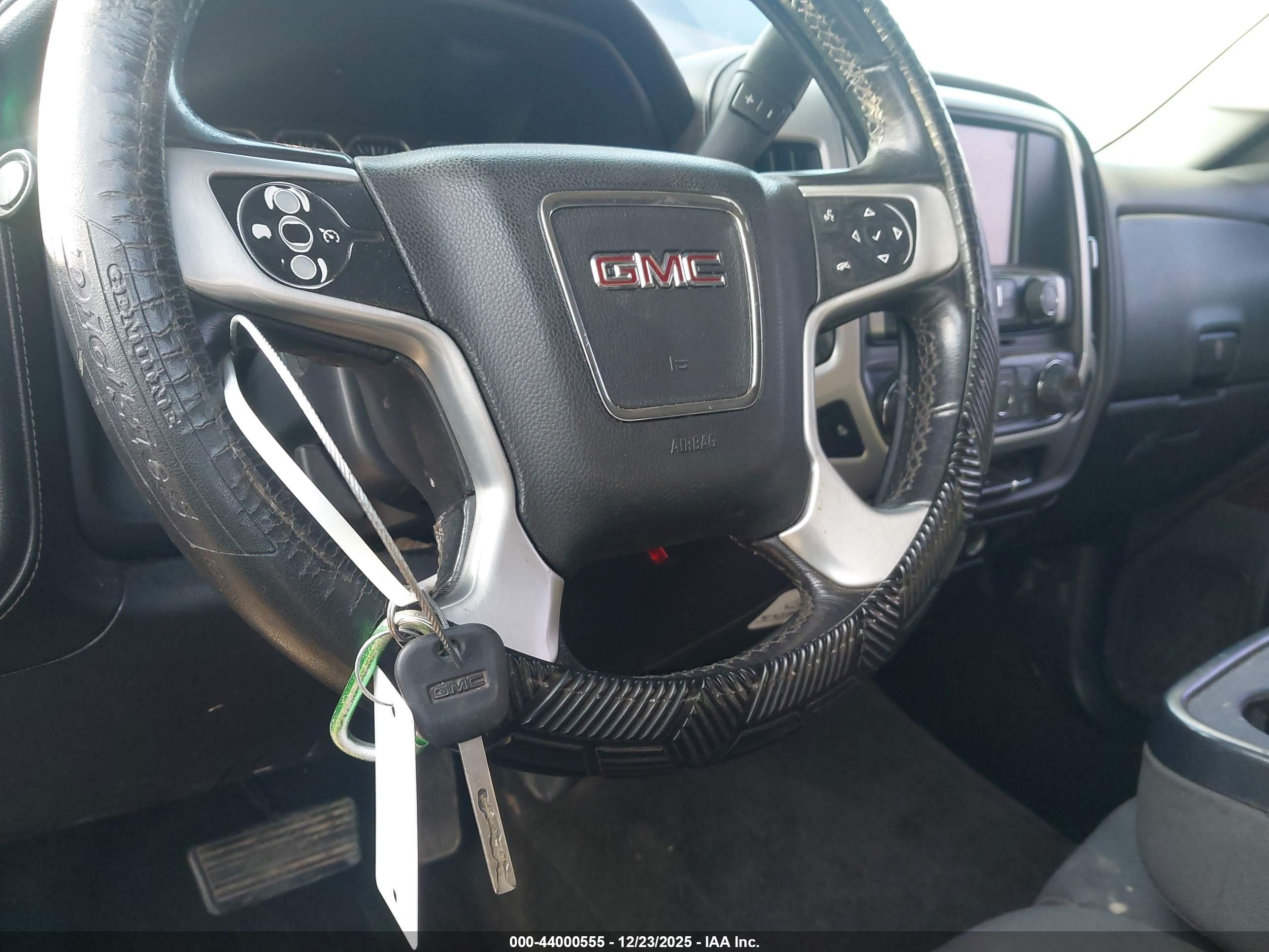 GMC SIERRA image 11
