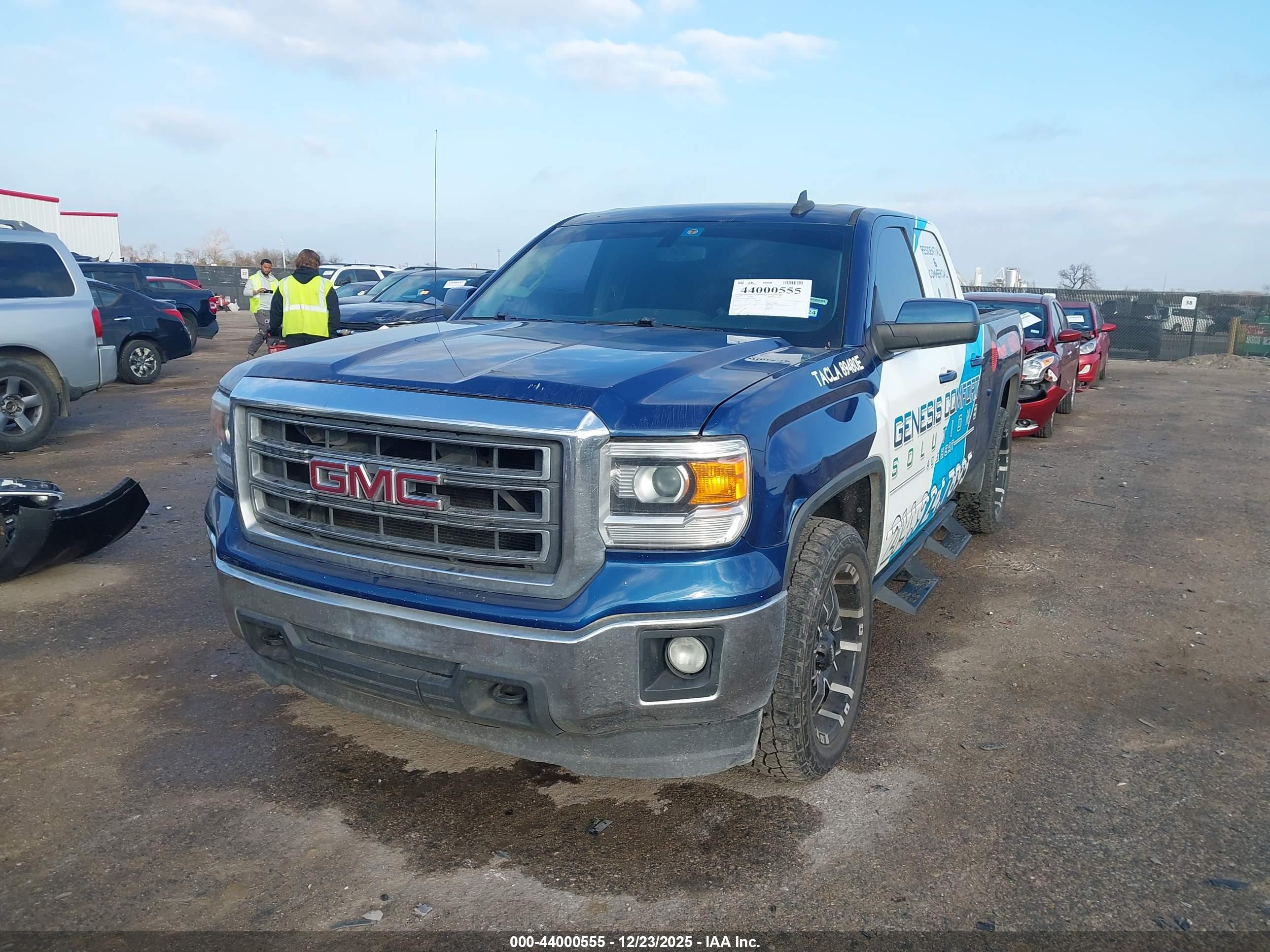 GMC SIERRA image 2
