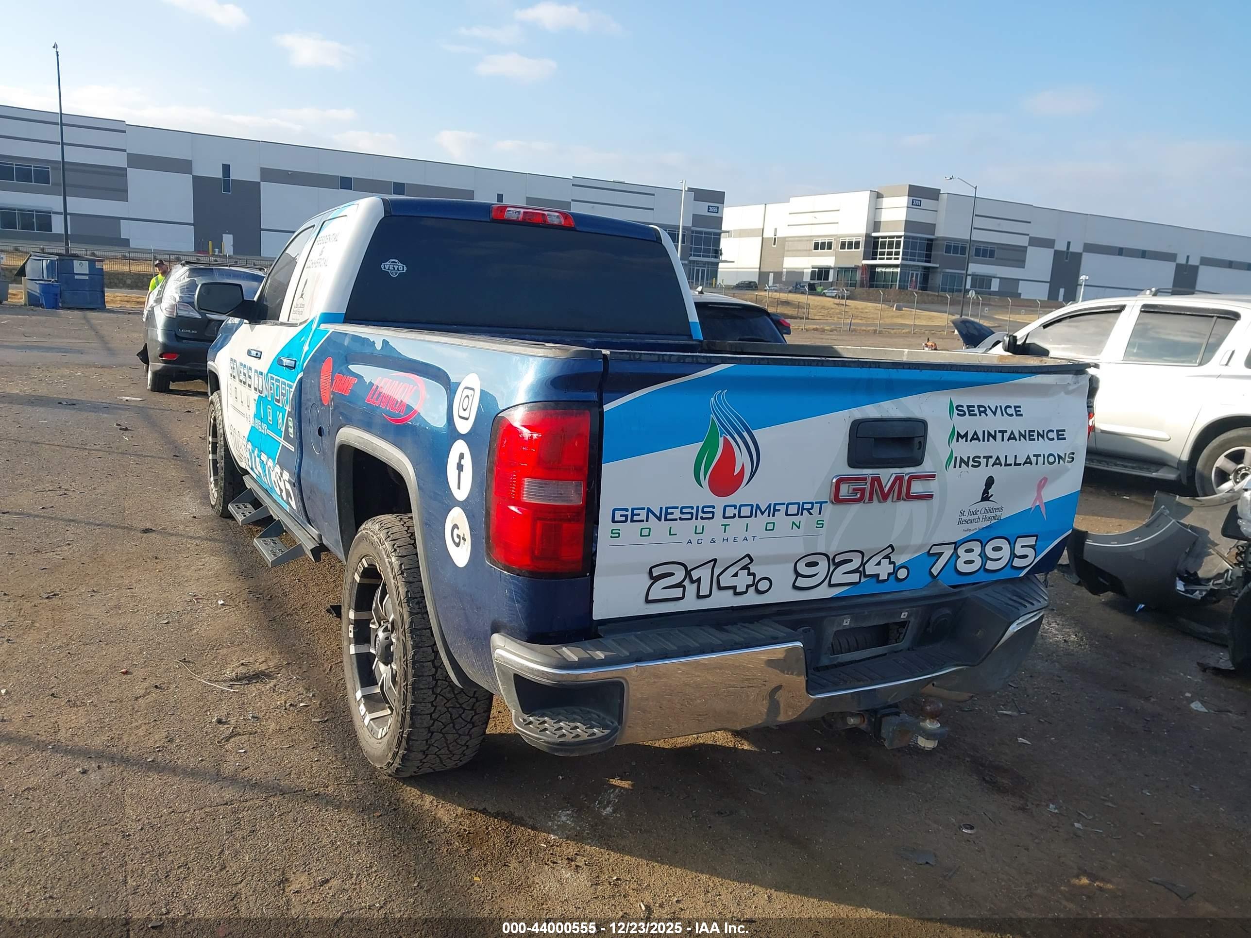 GMC SIERRA image 3