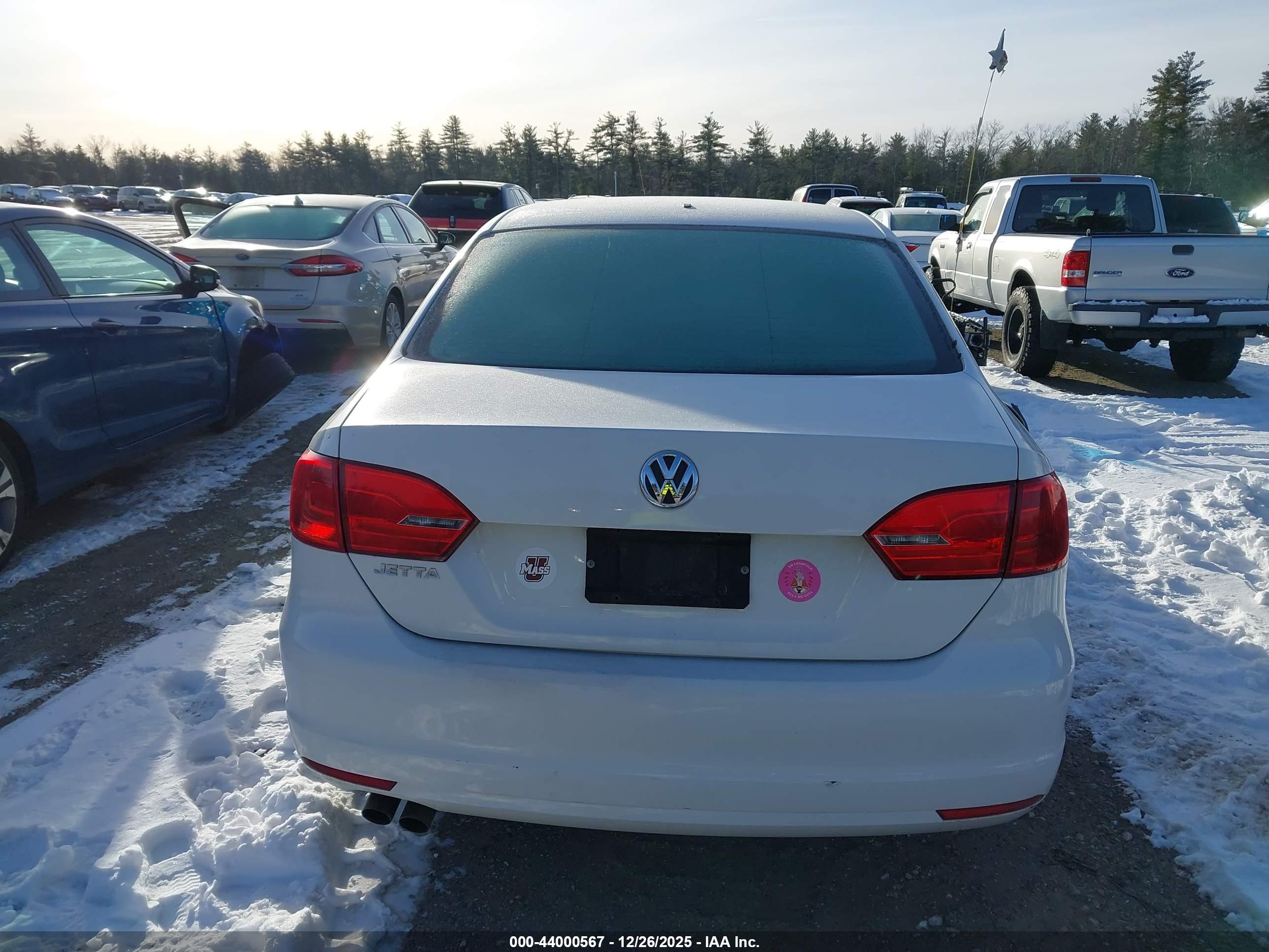 VOLKSWAGEN JETTA image 6