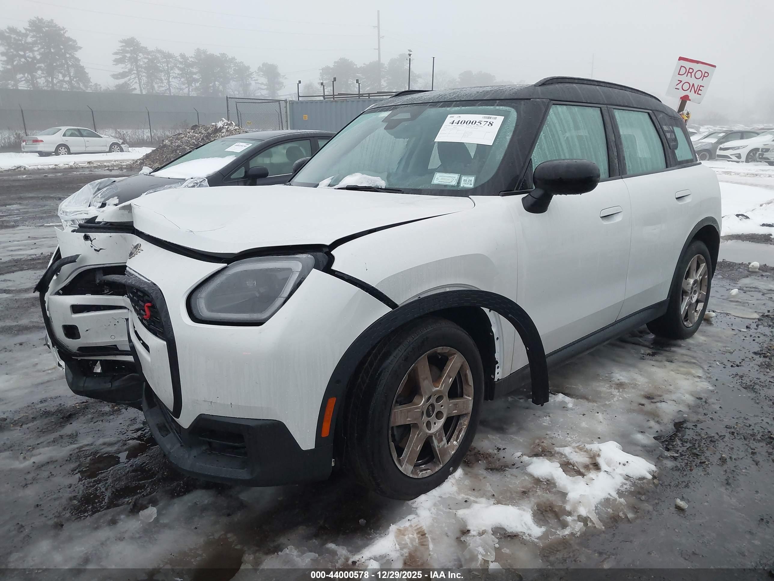 MINI COUNTRYMAN image 2