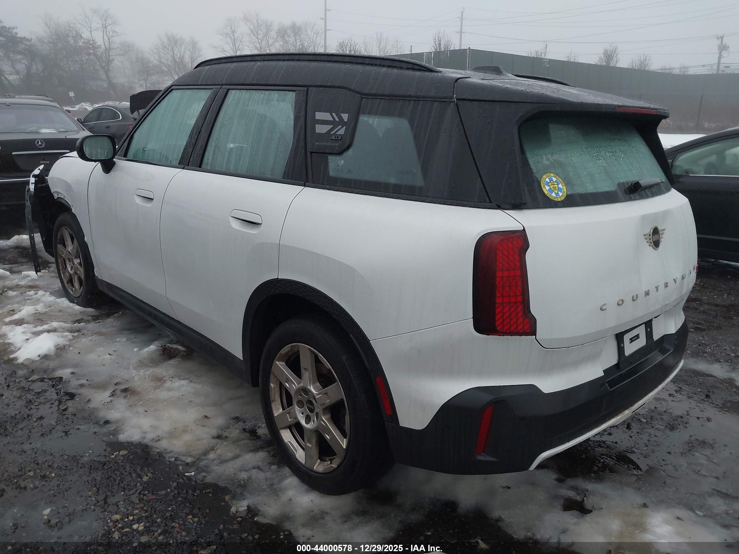 MINI COUNTRYMAN image 3