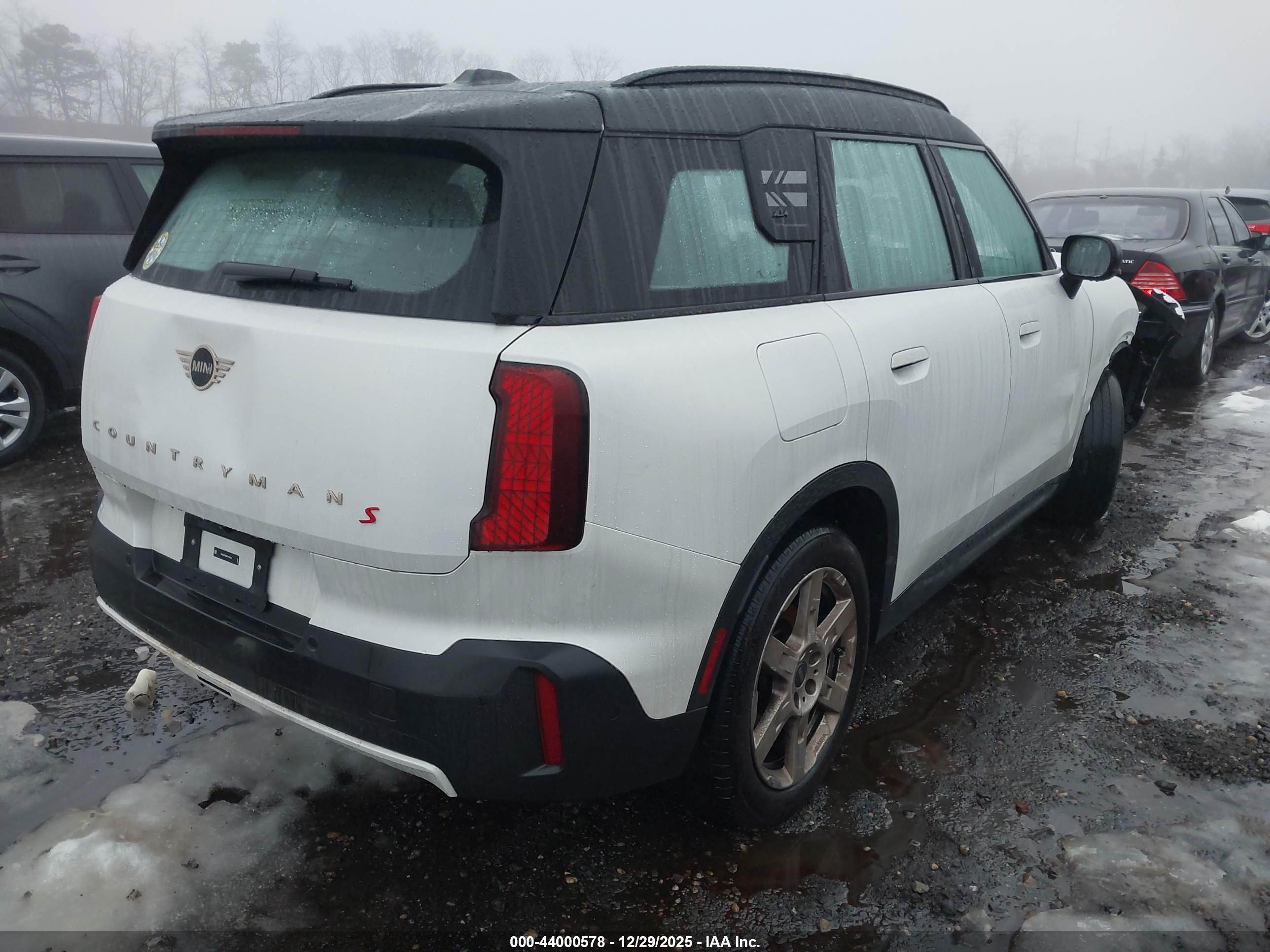 MINI COUNTRYMAN image 4