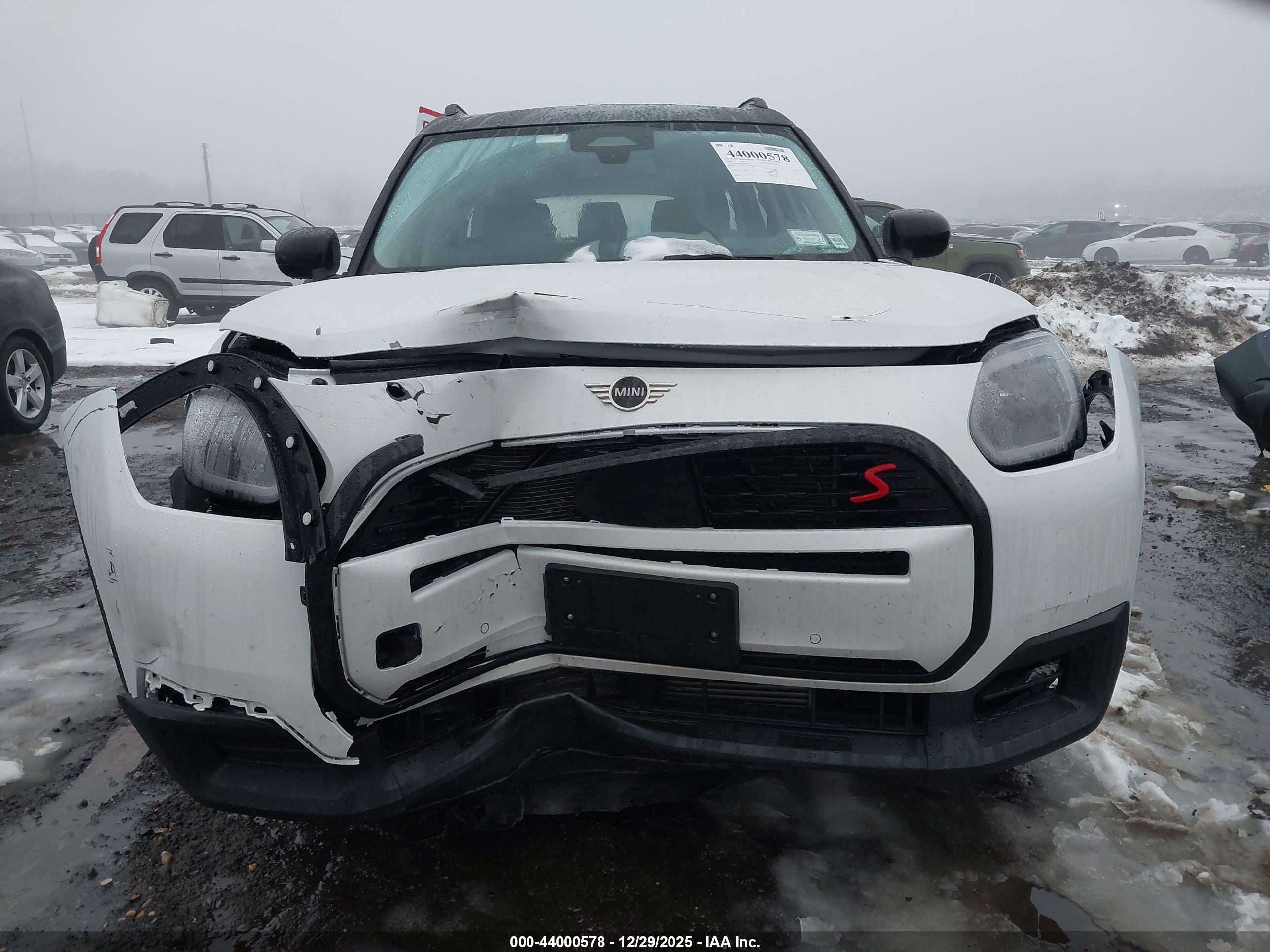 MINI COUNTRYMAN image 6