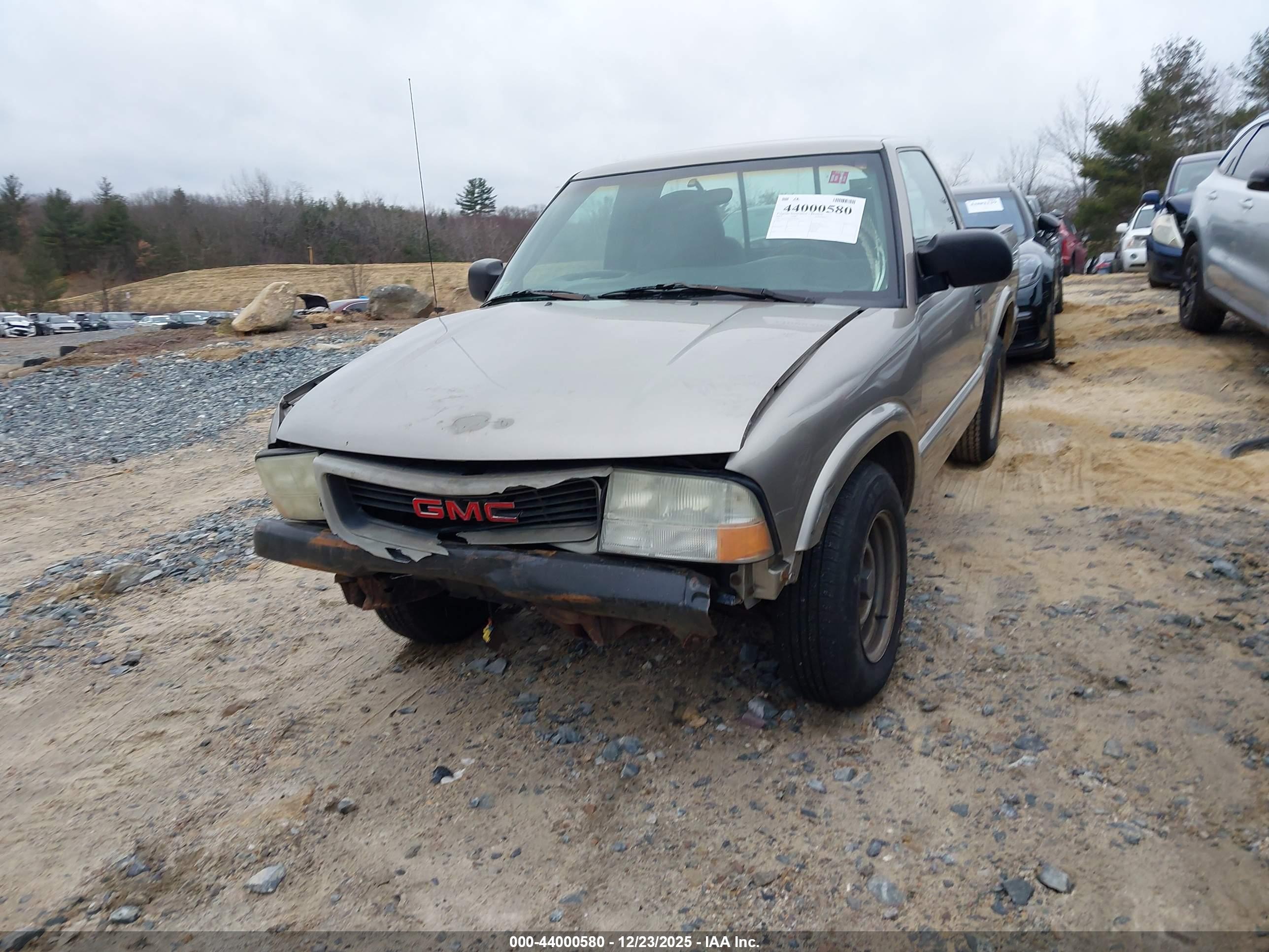GMC SONOMA image 2