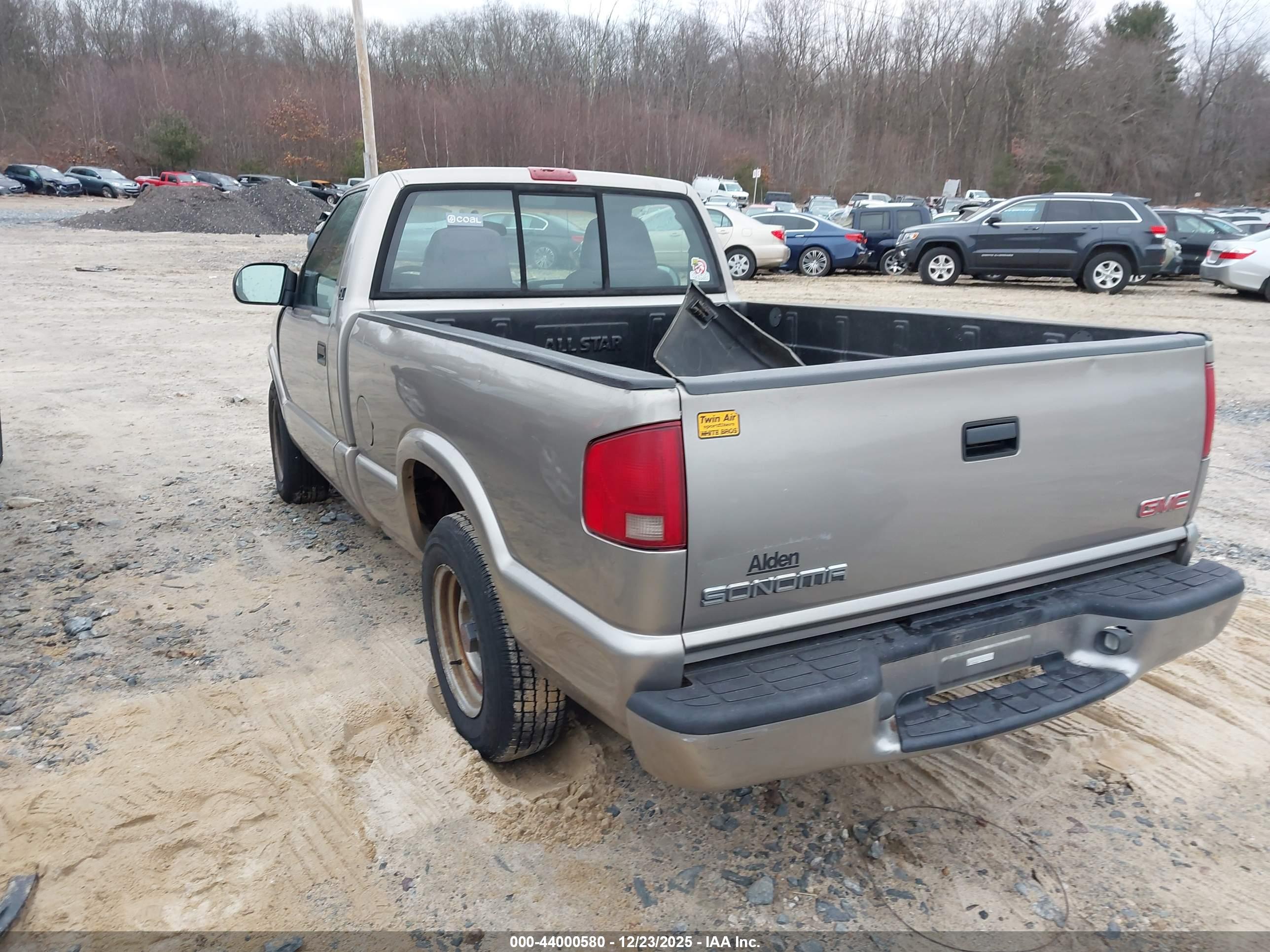 GMC SONOMA image 3