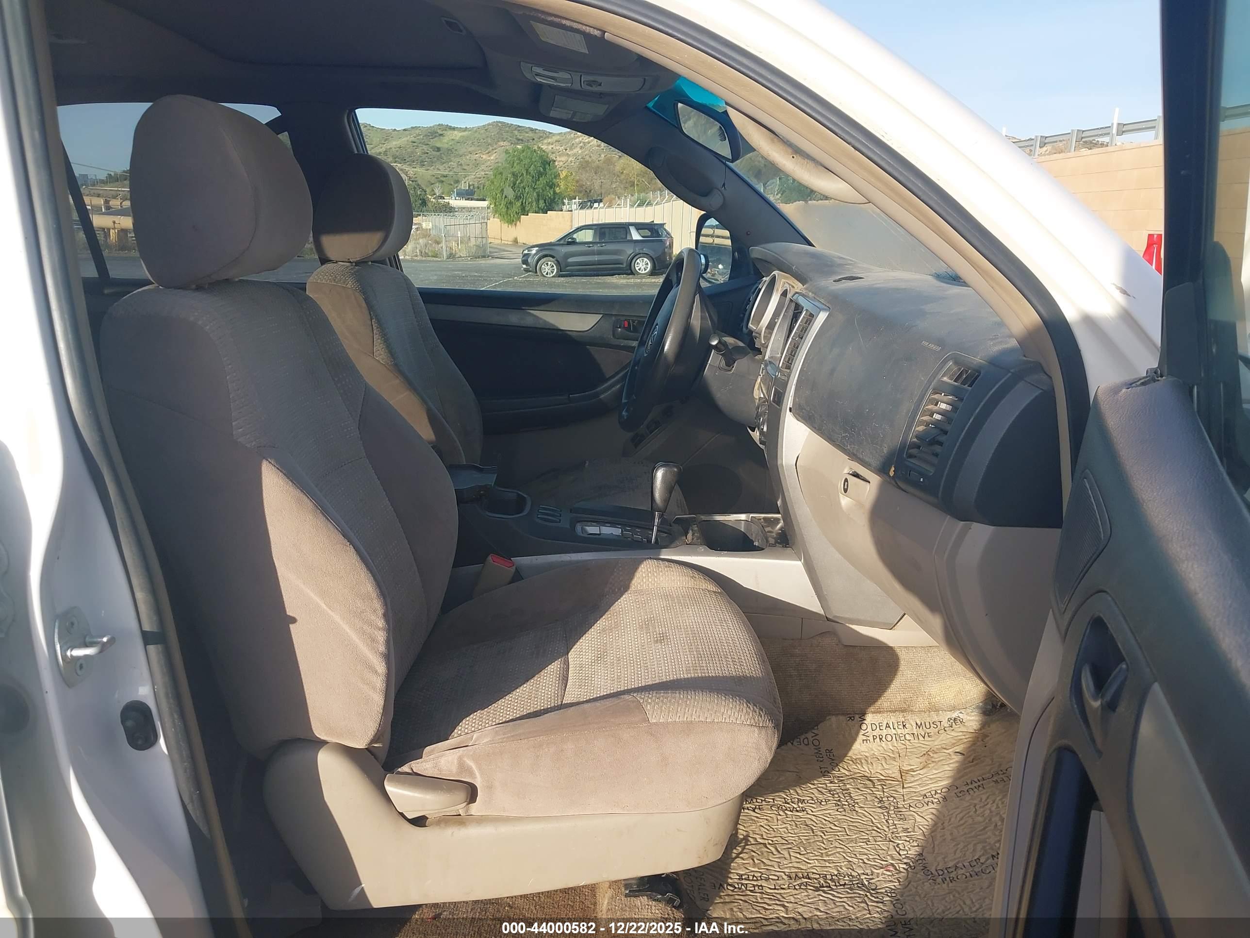 TOYOTA 4RUNNER image 5