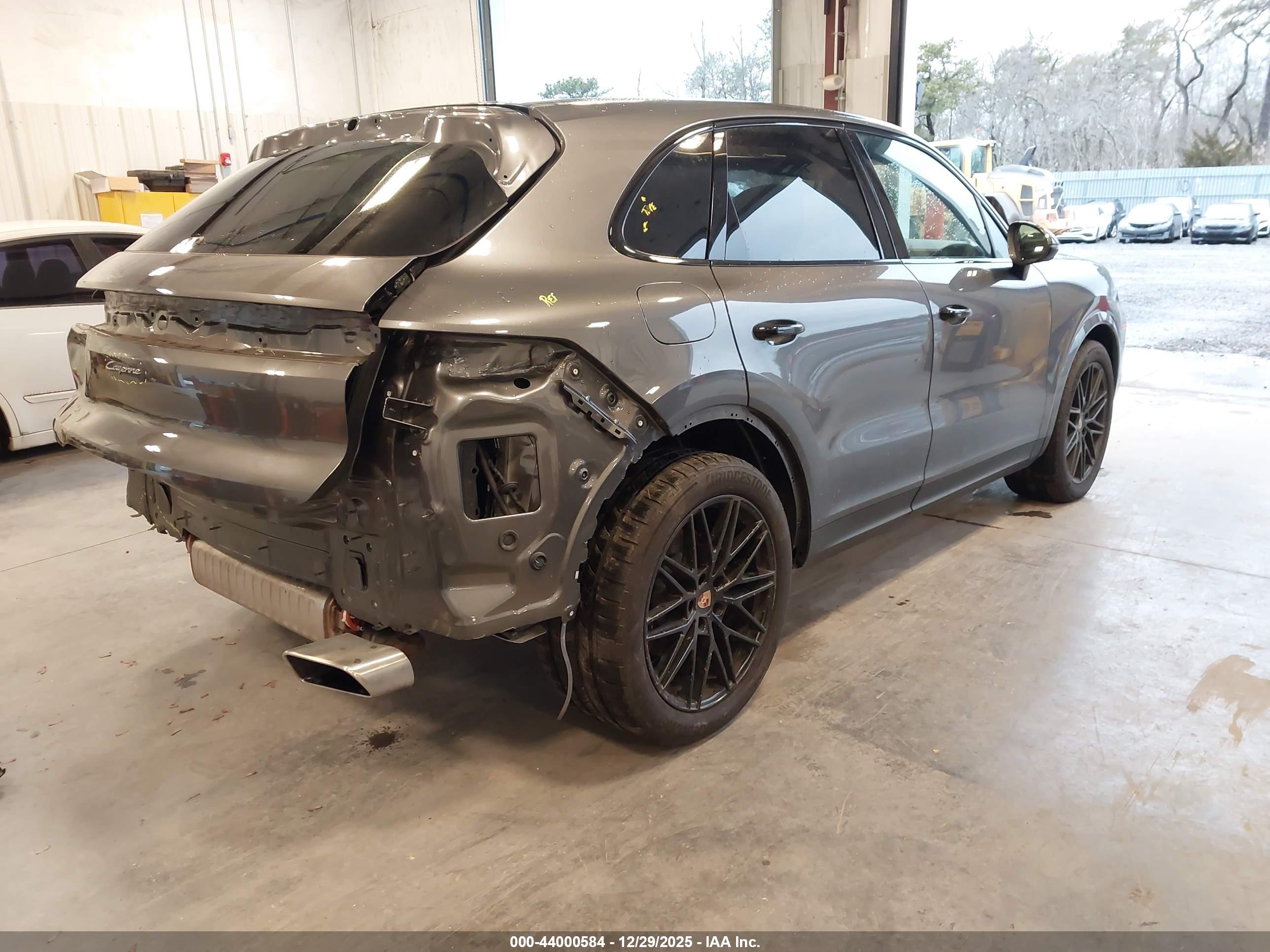 PORSCHE CAYENNE image 4
