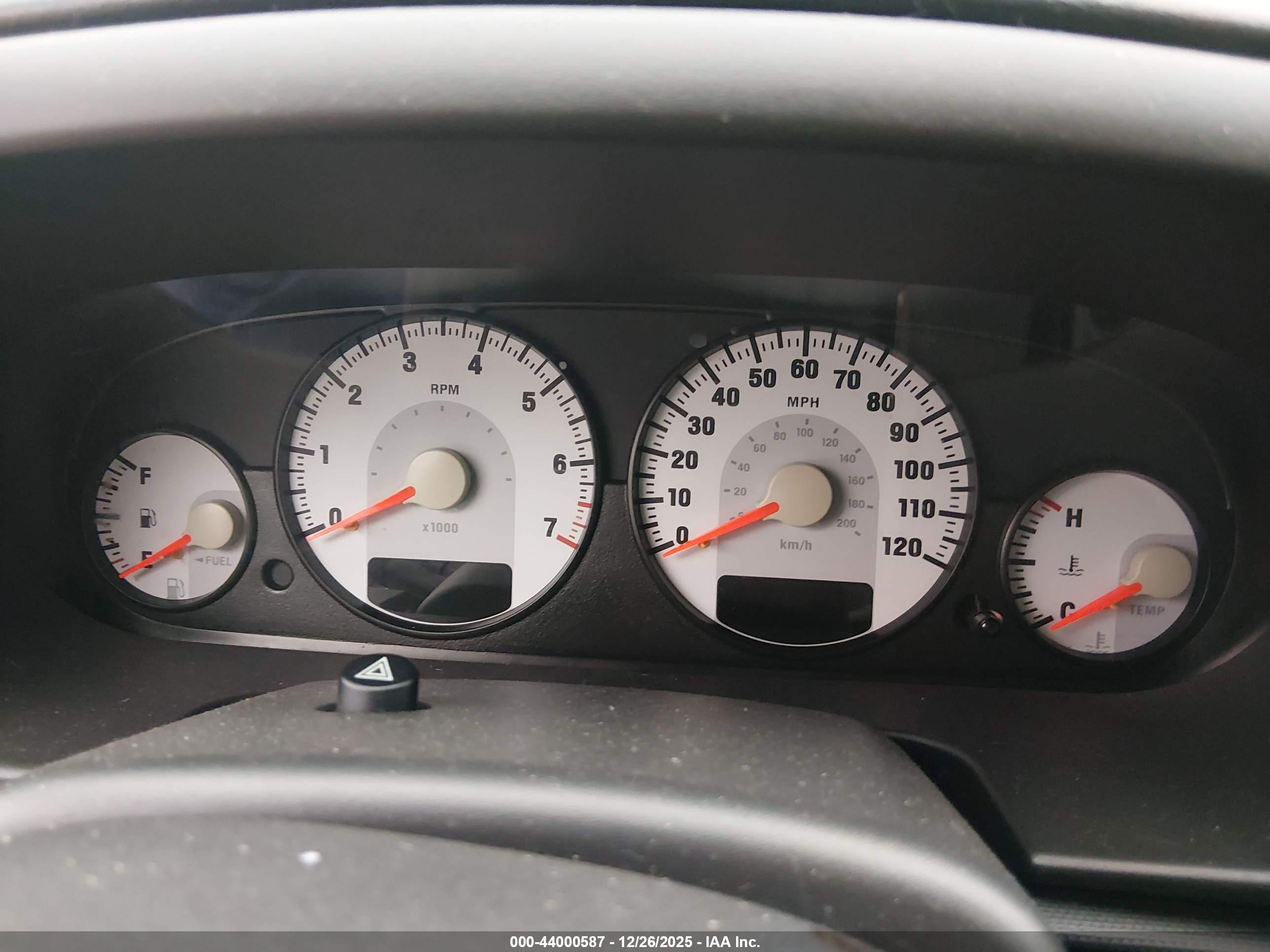 DODGE STRATUS image 7
