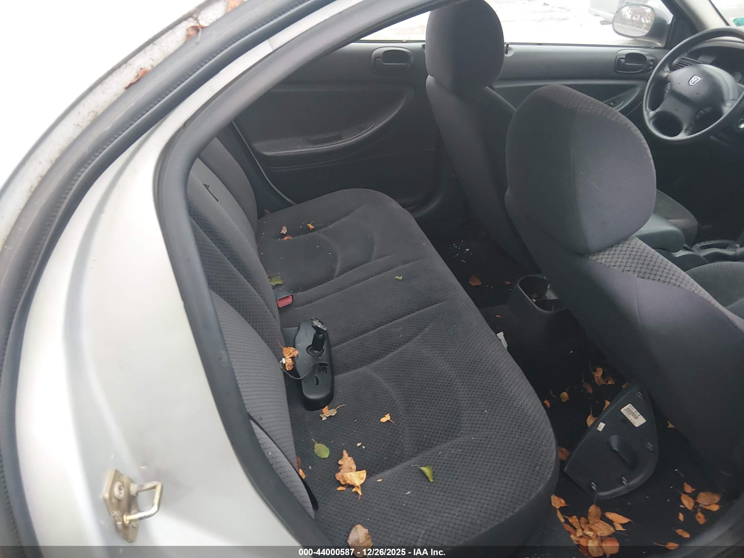 DODGE STRATUS image 8
