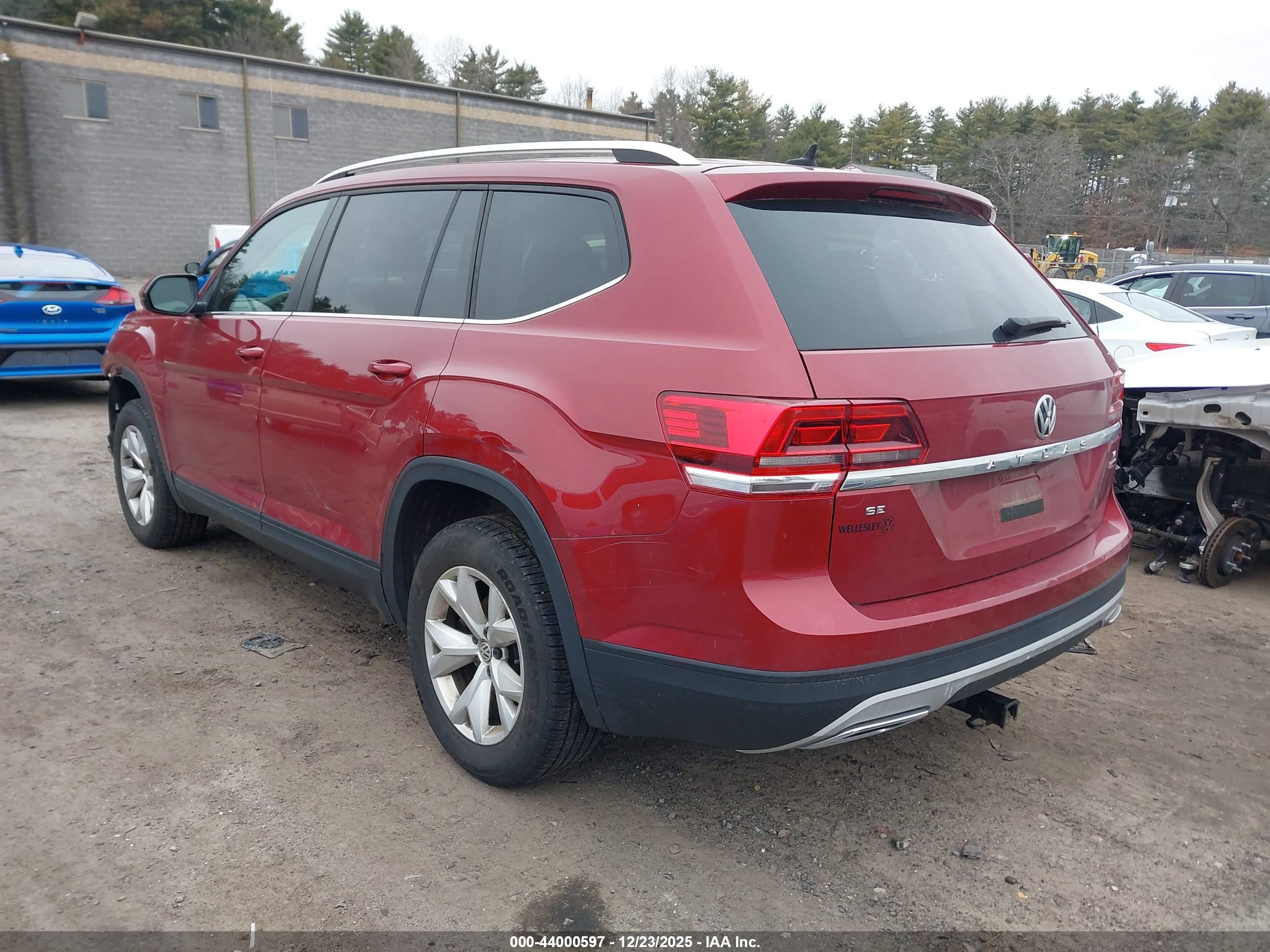 VOLKSWAGEN ATLAS image 3