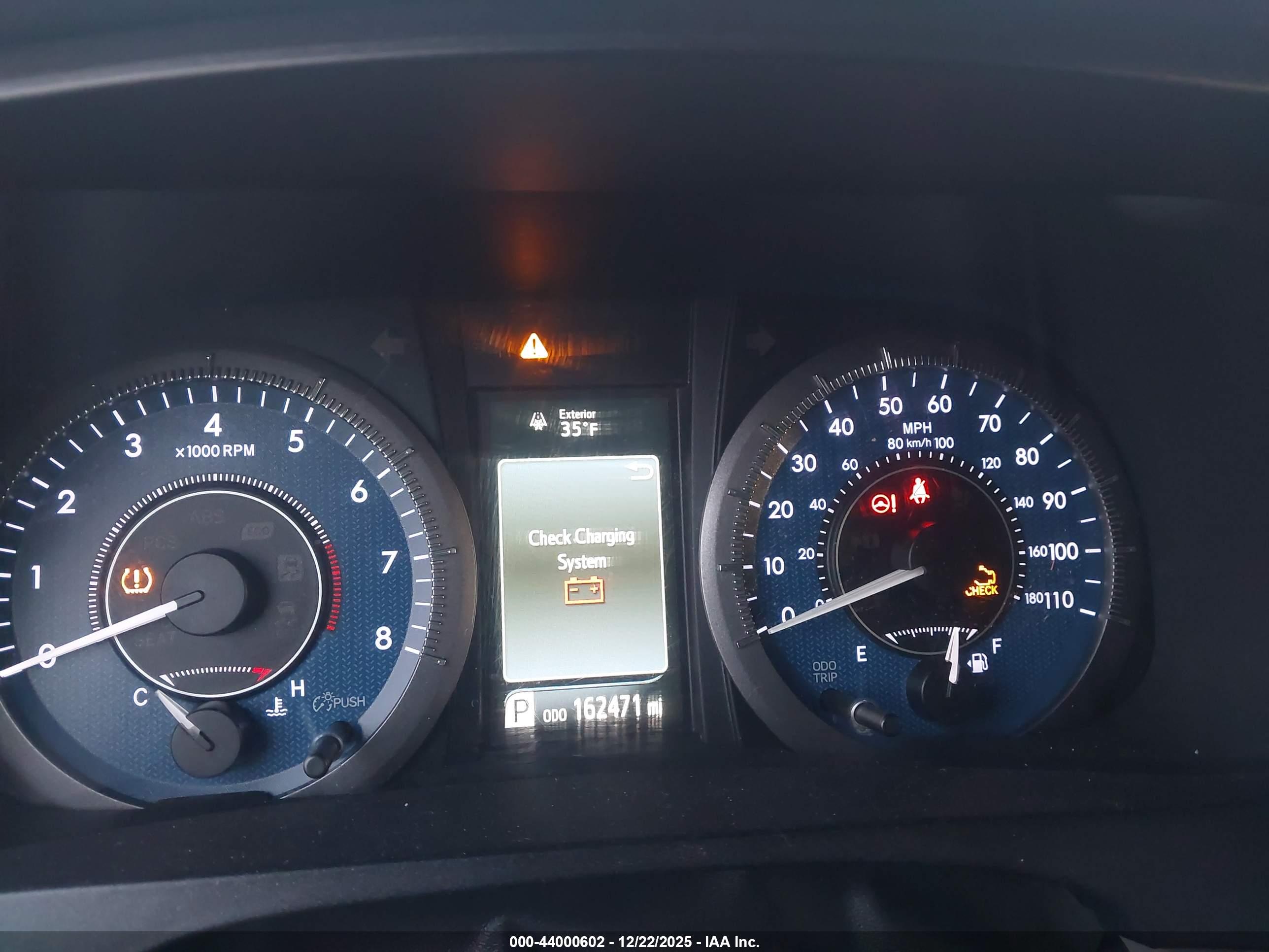 TOYOTA SIENNA image 7