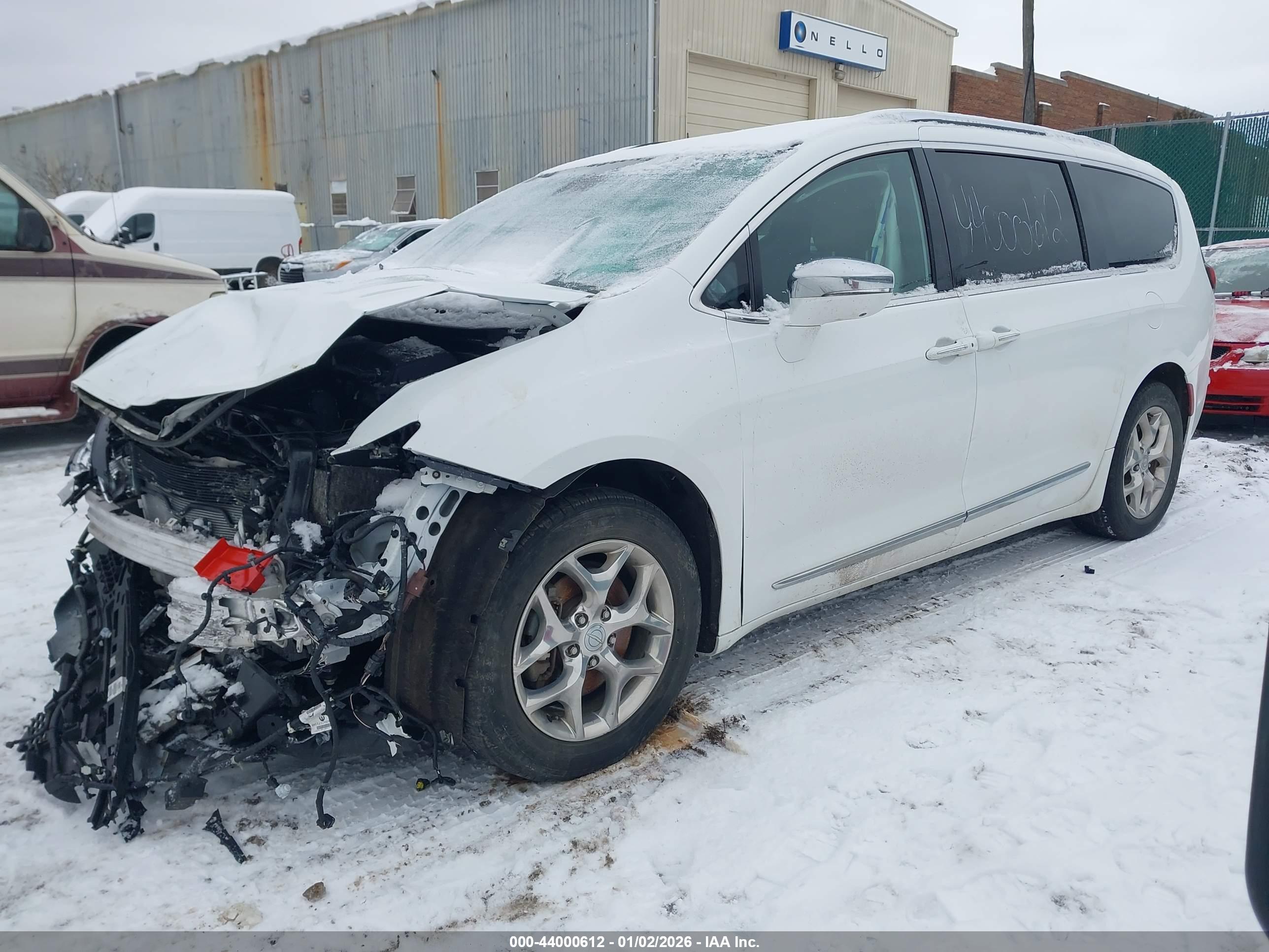 CHRYSLER PACIFICA image 2