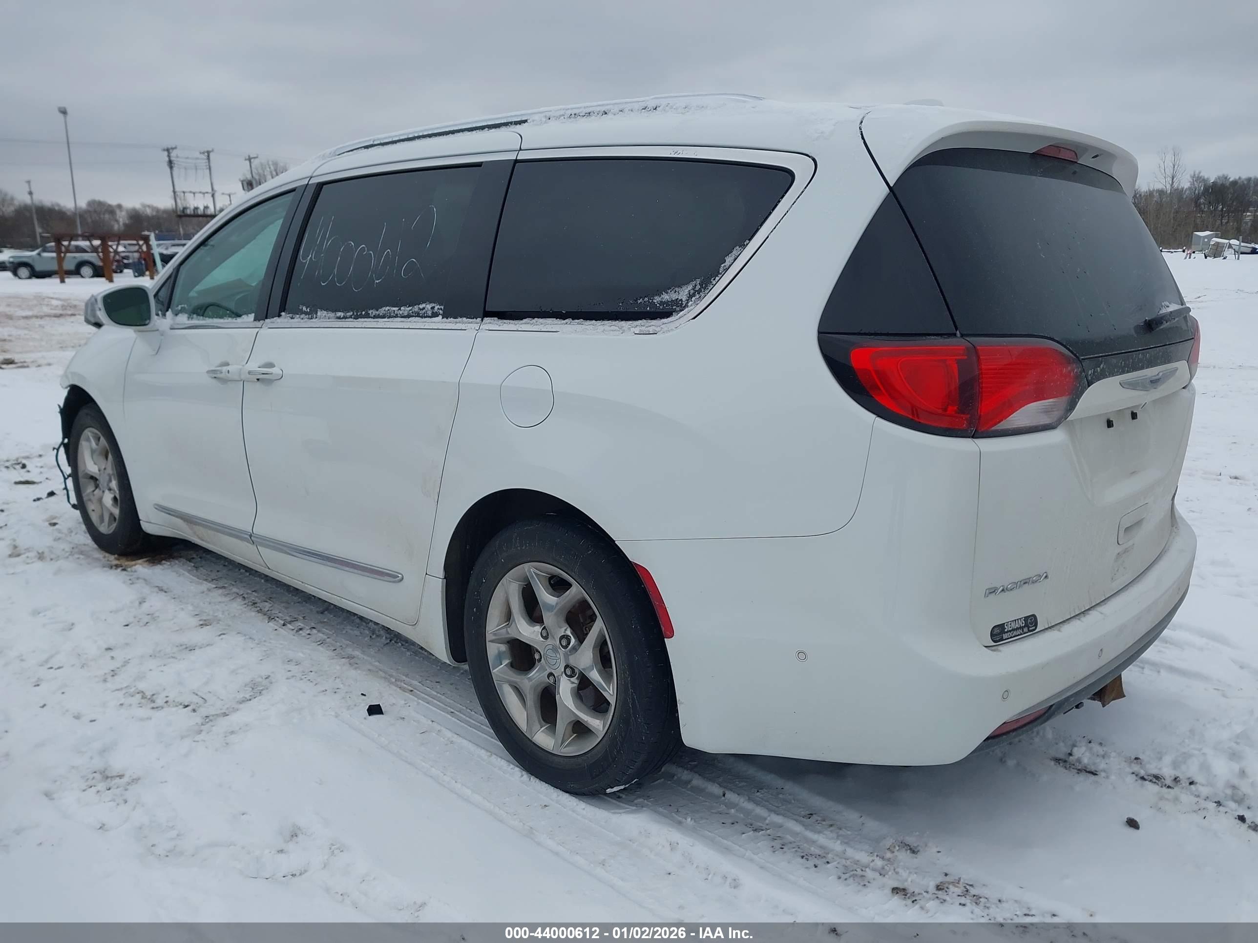 CHRYSLER PACIFICA image 3