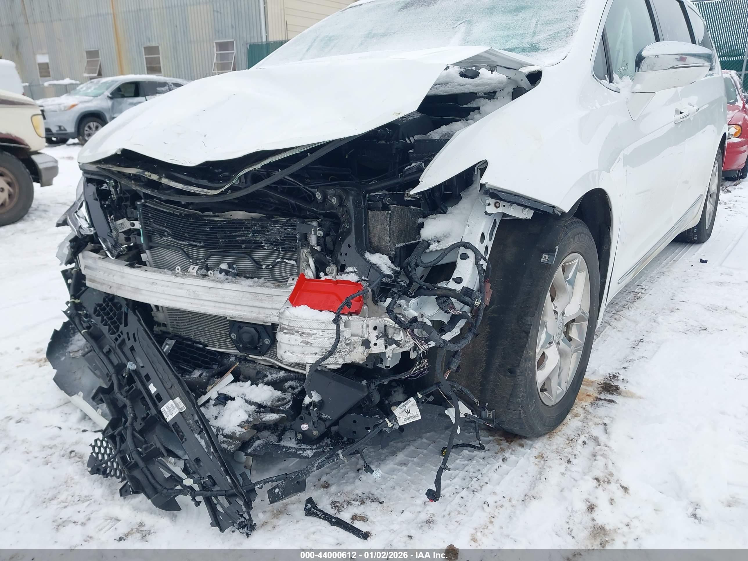 CHRYSLER PACIFICA image 6