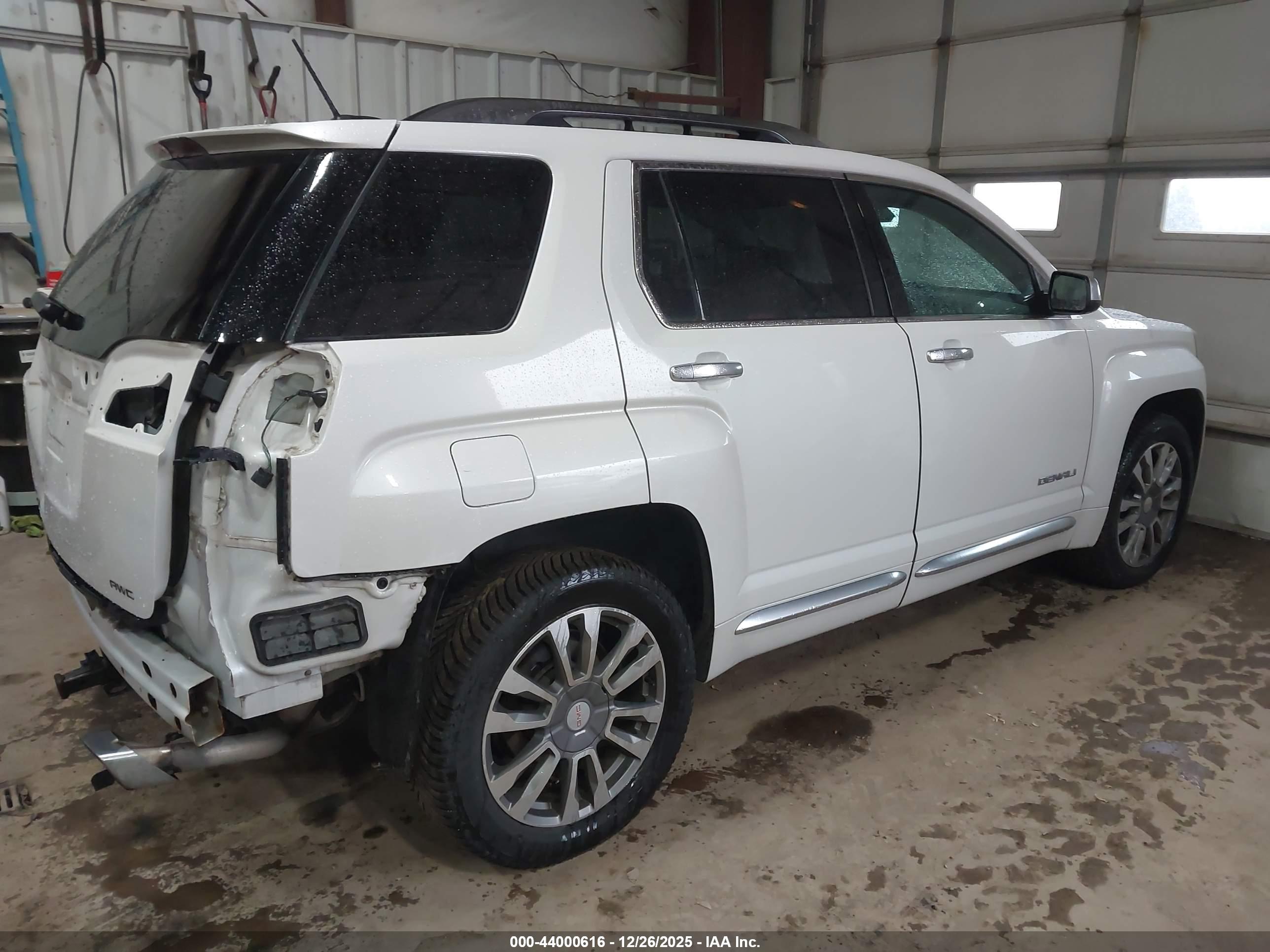 GMC TERRAIN image 4