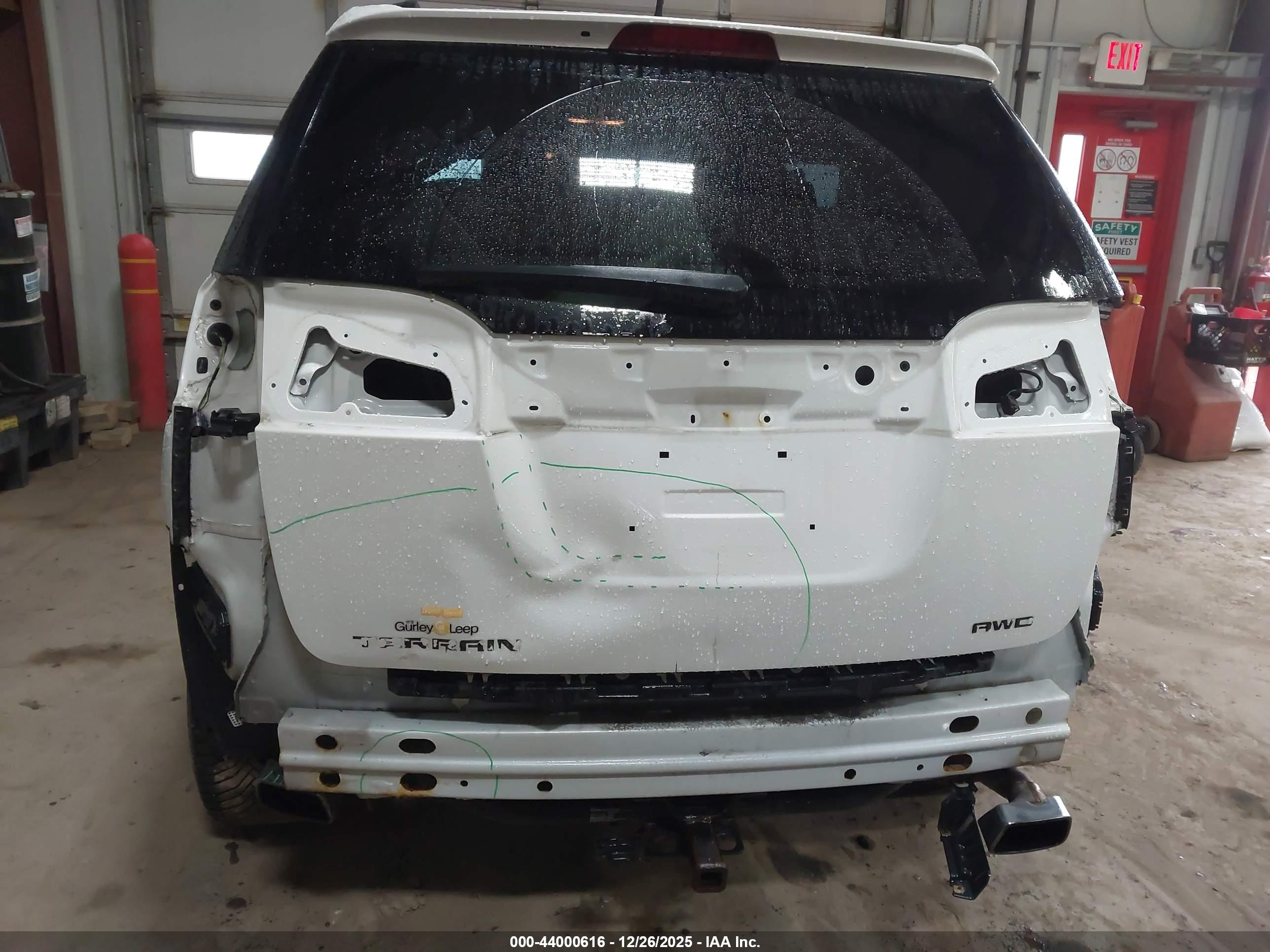 GMC TERRAIN image 6