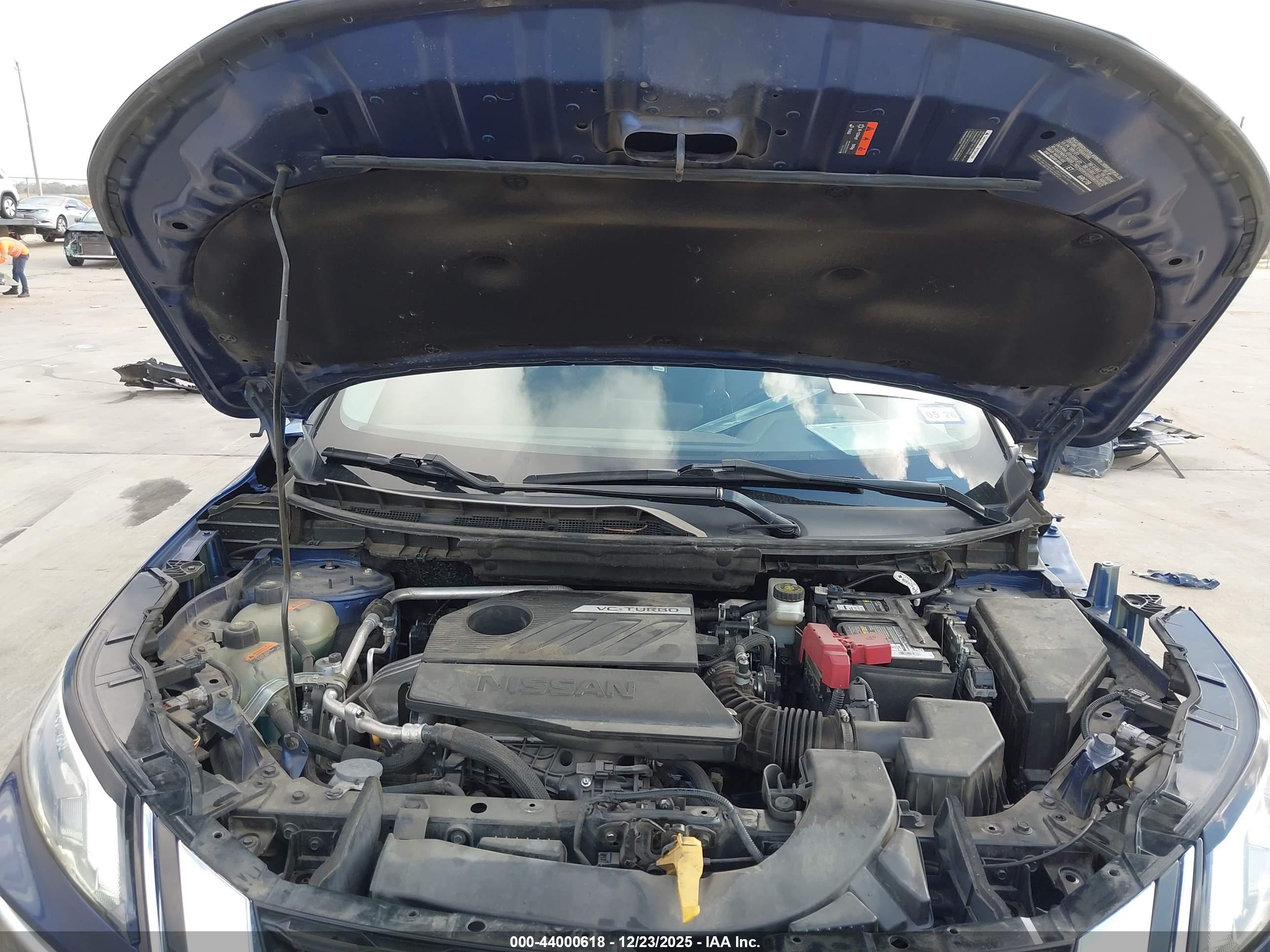 NISSAN ROGUE image 10