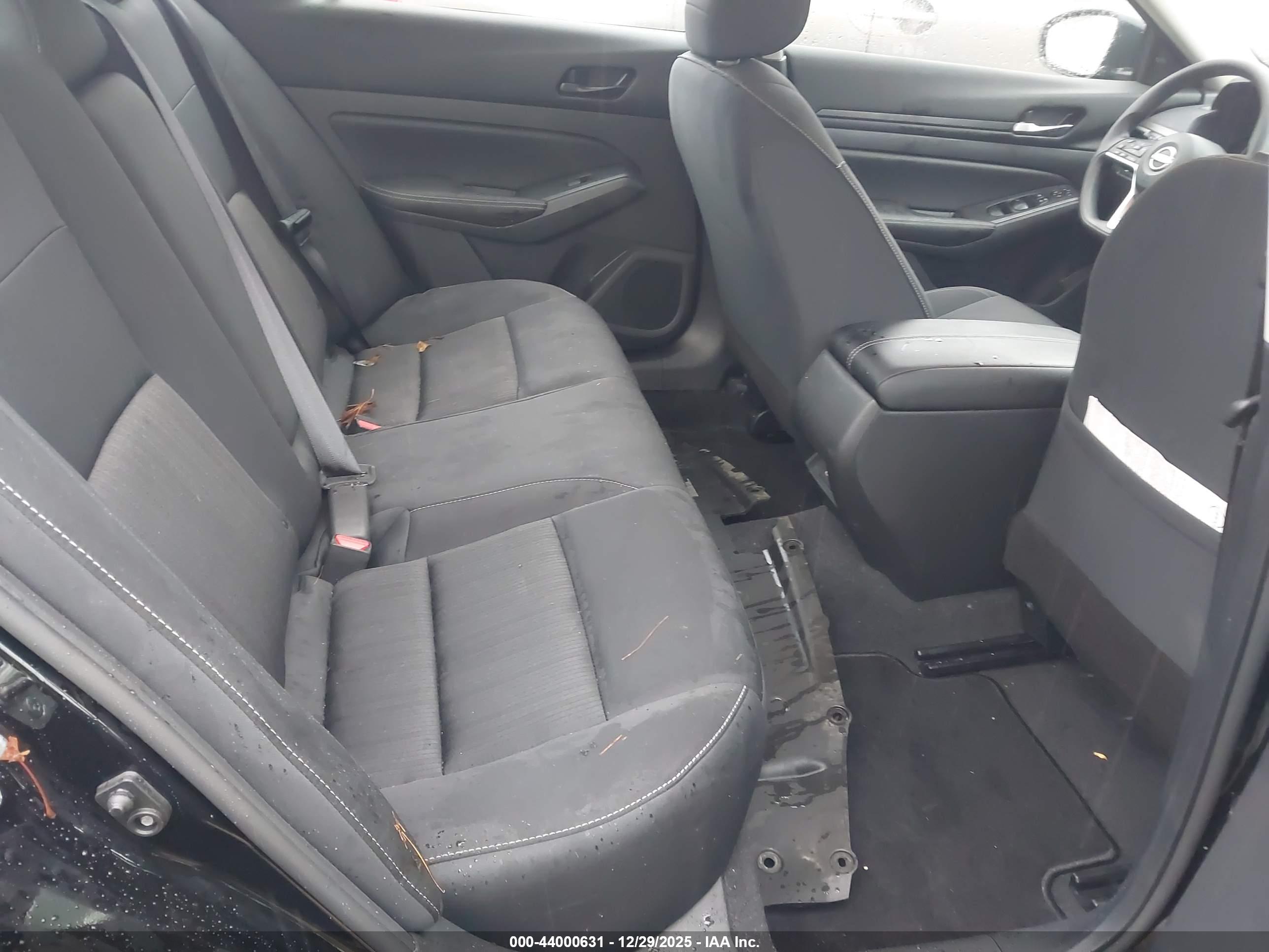 NISSAN ALTIMA image 8
