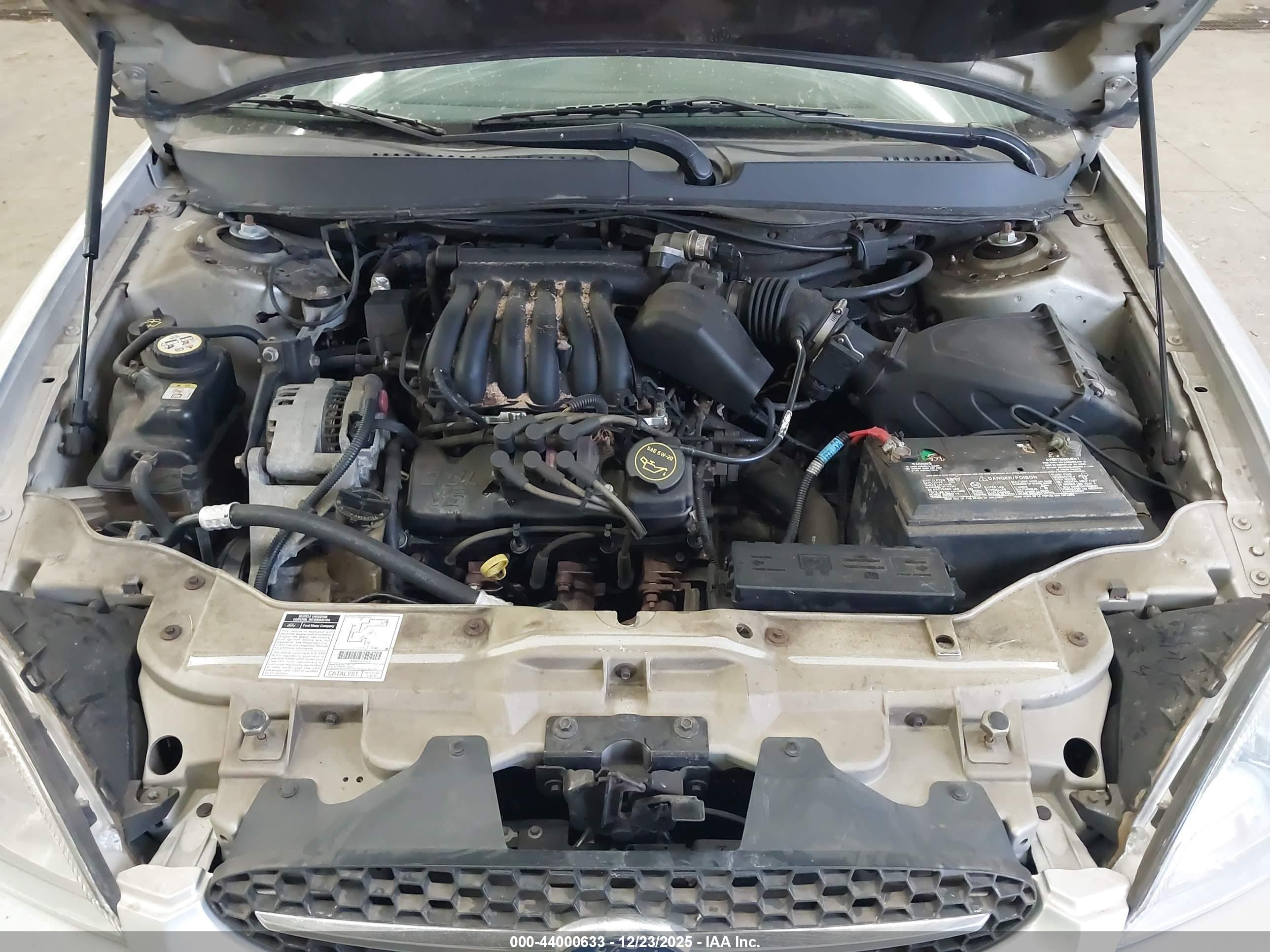 FORD TAURUS image 10