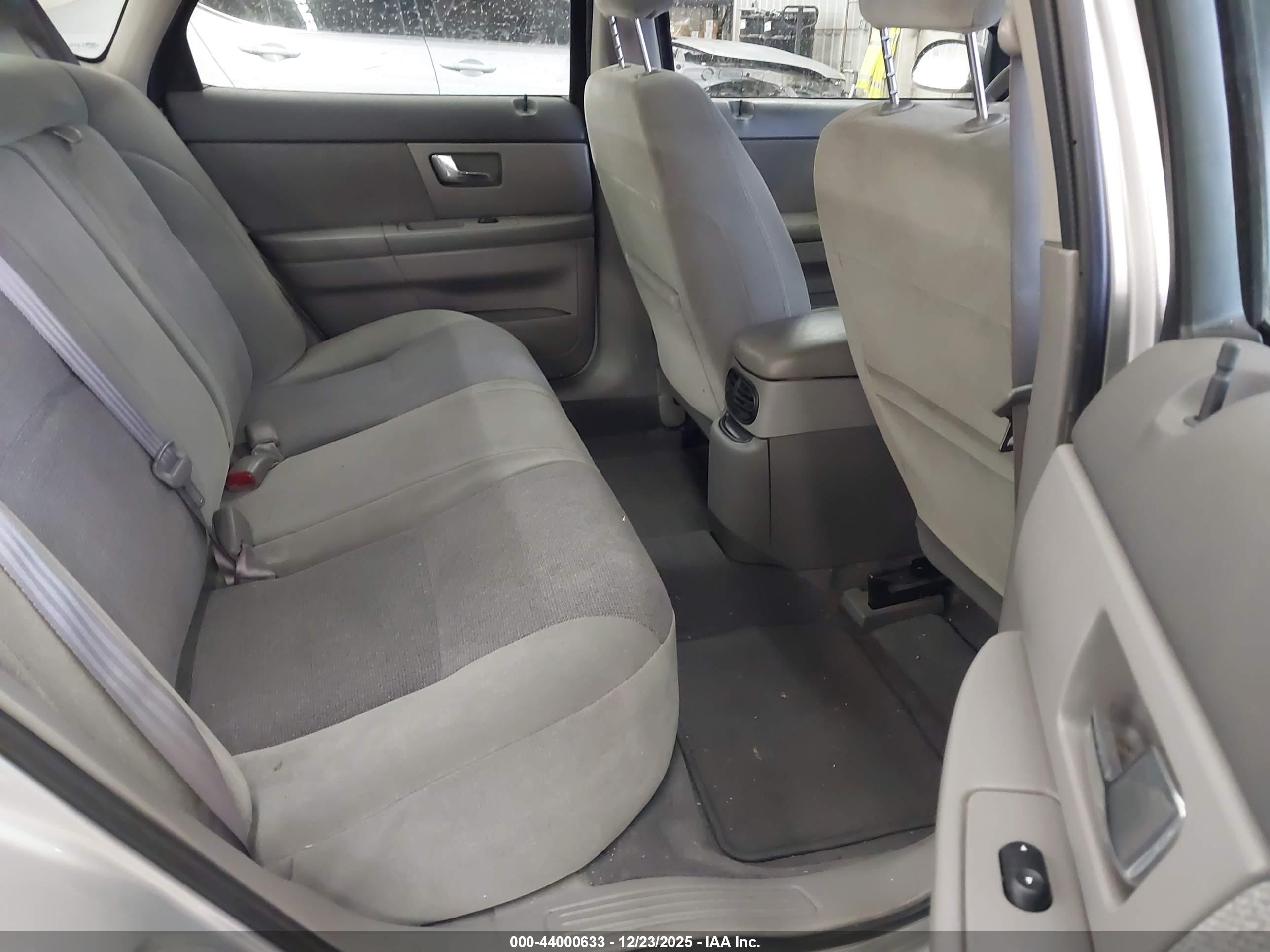 FORD TAURUS image 8
