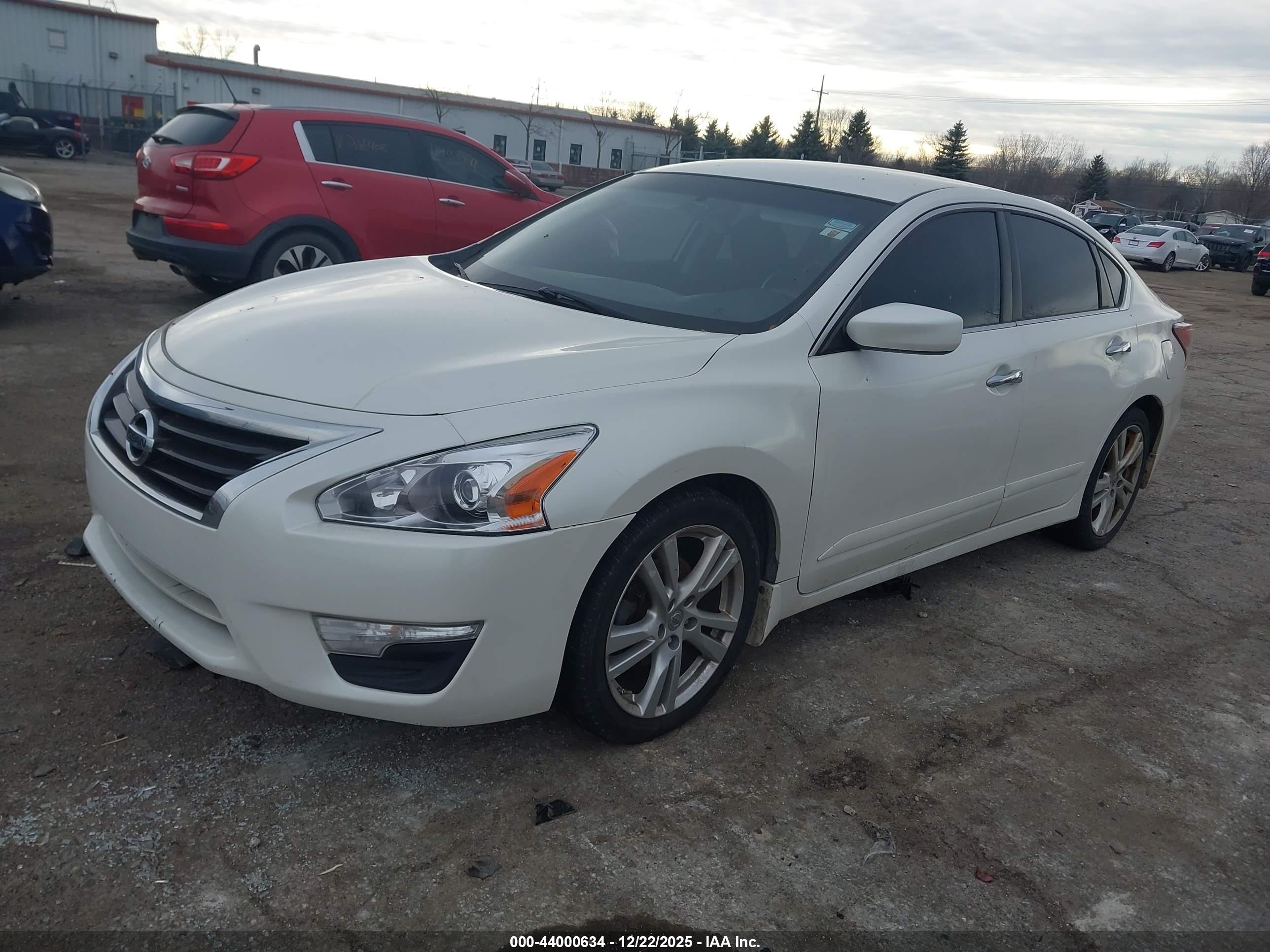 NISSAN ALTIMA image 2