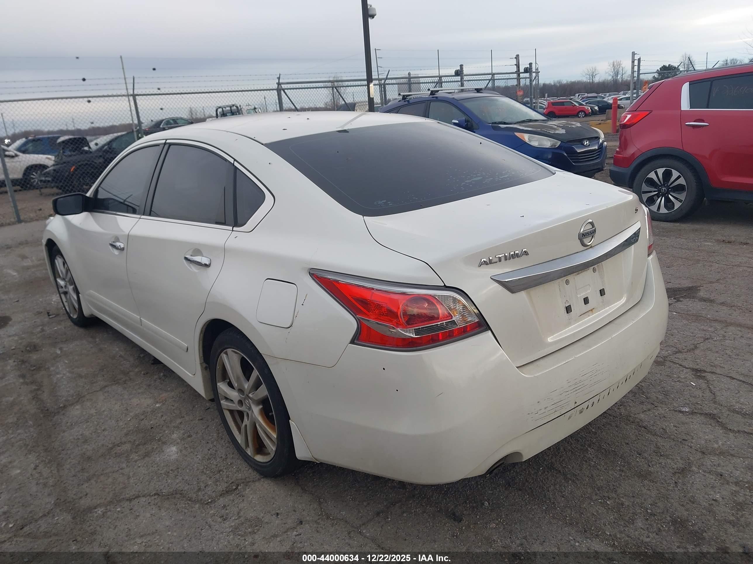NISSAN ALTIMA image 3