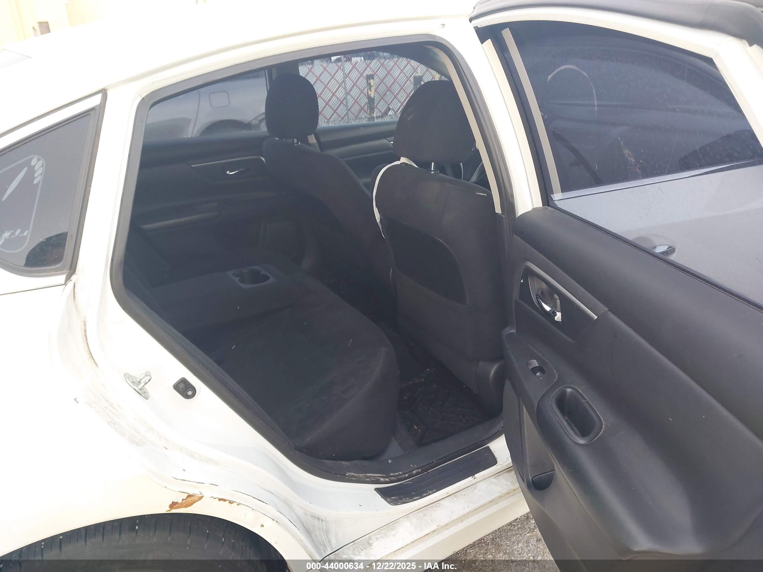 NISSAN ALTIMA image 8